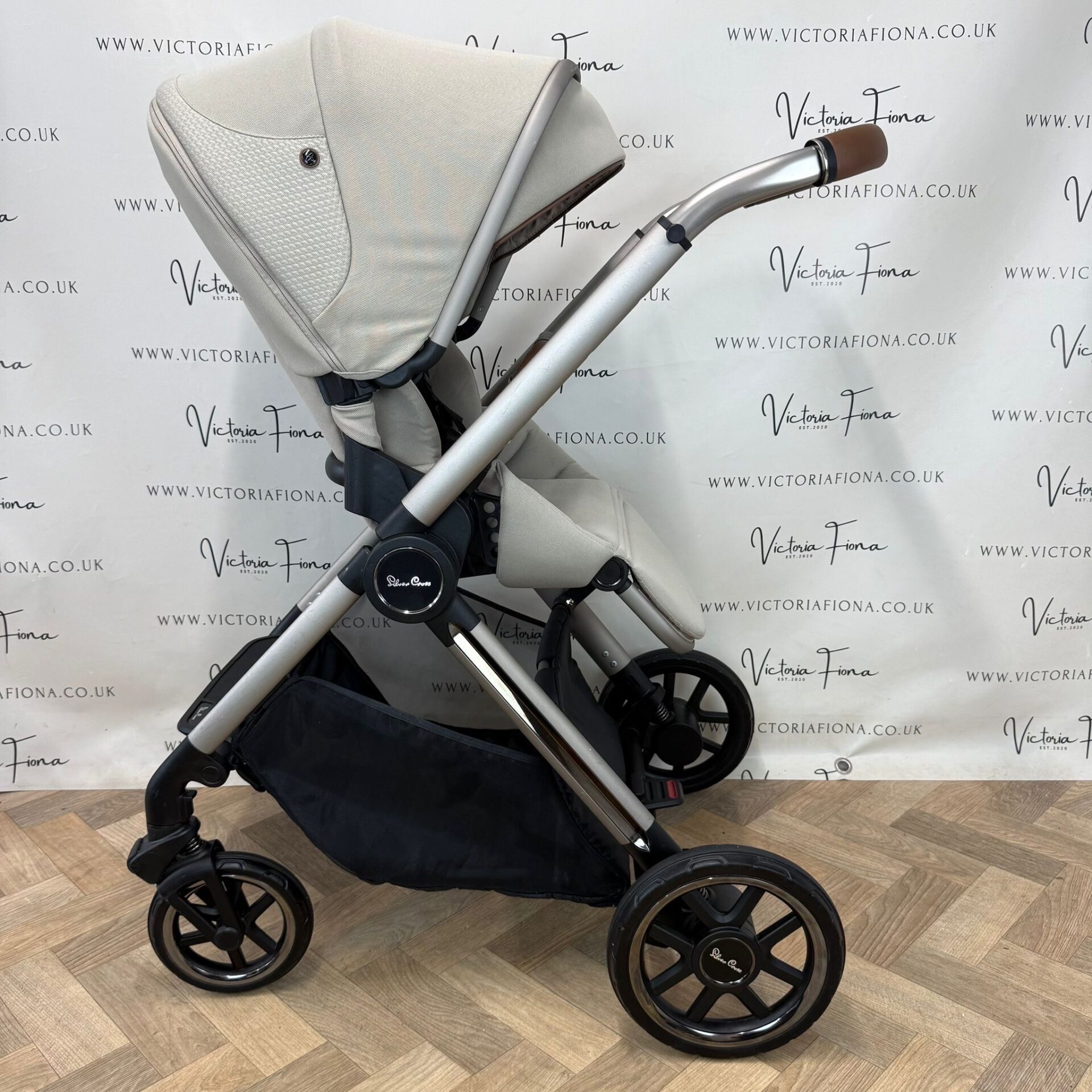 PRELOVED Silver Cross Reef 2 Carrycot & Pushchair - Frappe - Image 5