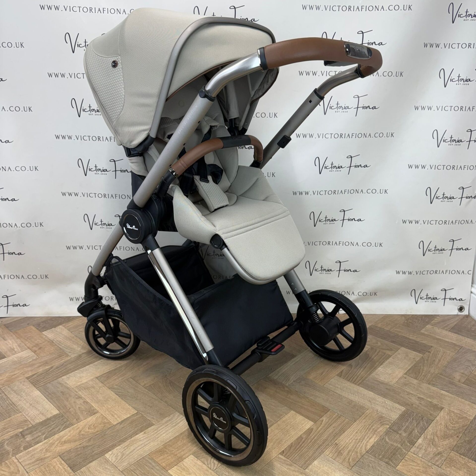 PRELOVED Silver Cross Reef 2 Carrycot & Pushchair - Frappe - Image 7