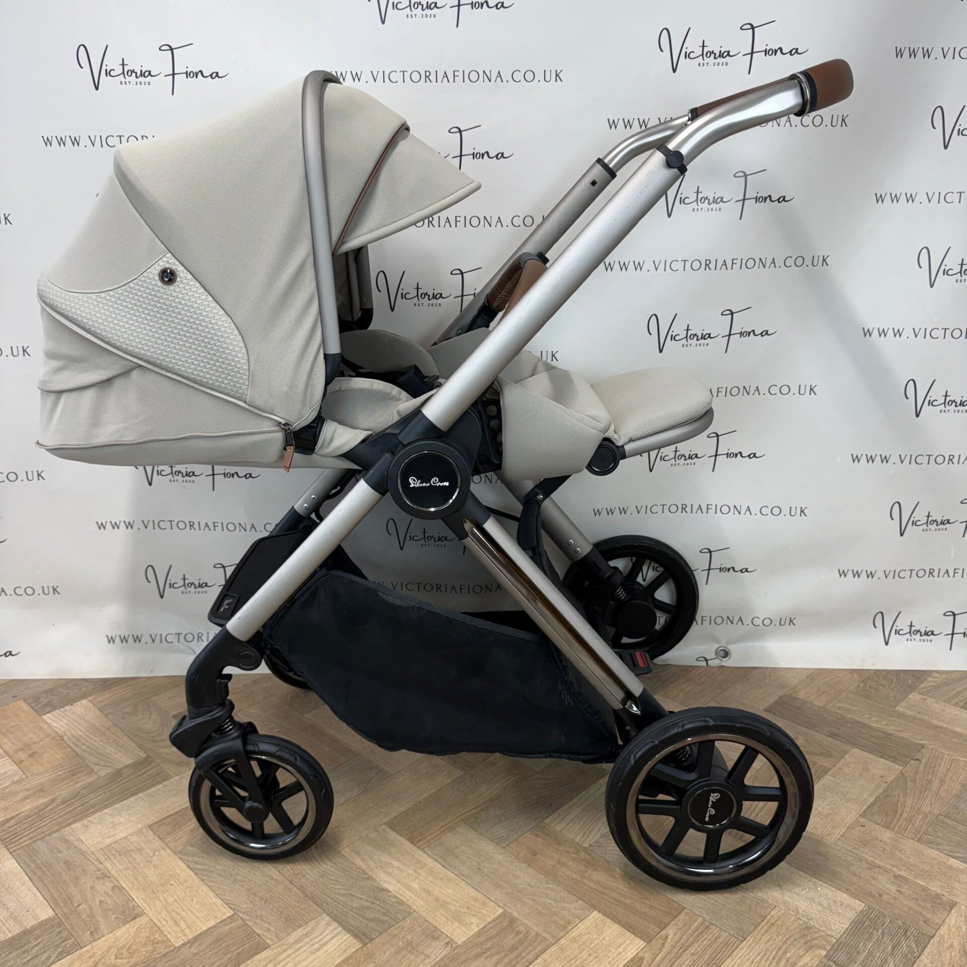 PRELOVED Silver Cross Reef 2 Carrycot & Pushchair - Frappe - Image 6