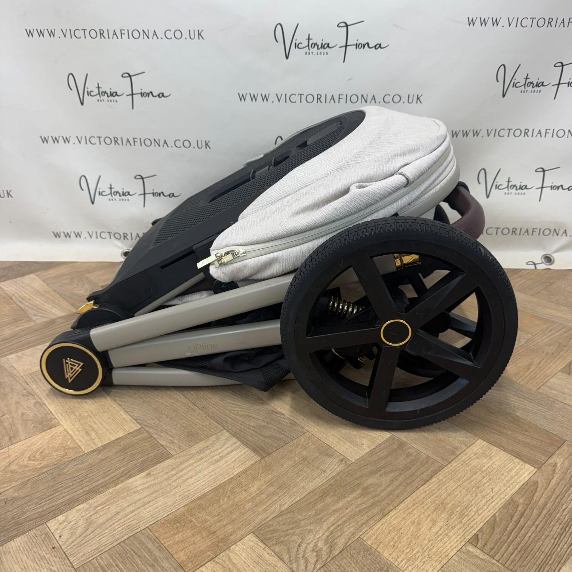 PRELOVED Venicci Tinum Upline Carrycot & Pushchair - Stone - Image 10