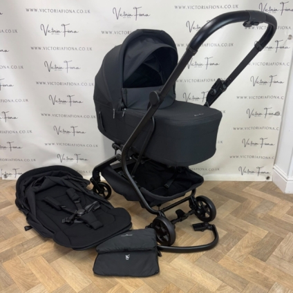 PRELOVED Silver Cross Nia - Cabin Approved Compact Stroller with Carrycot - Black