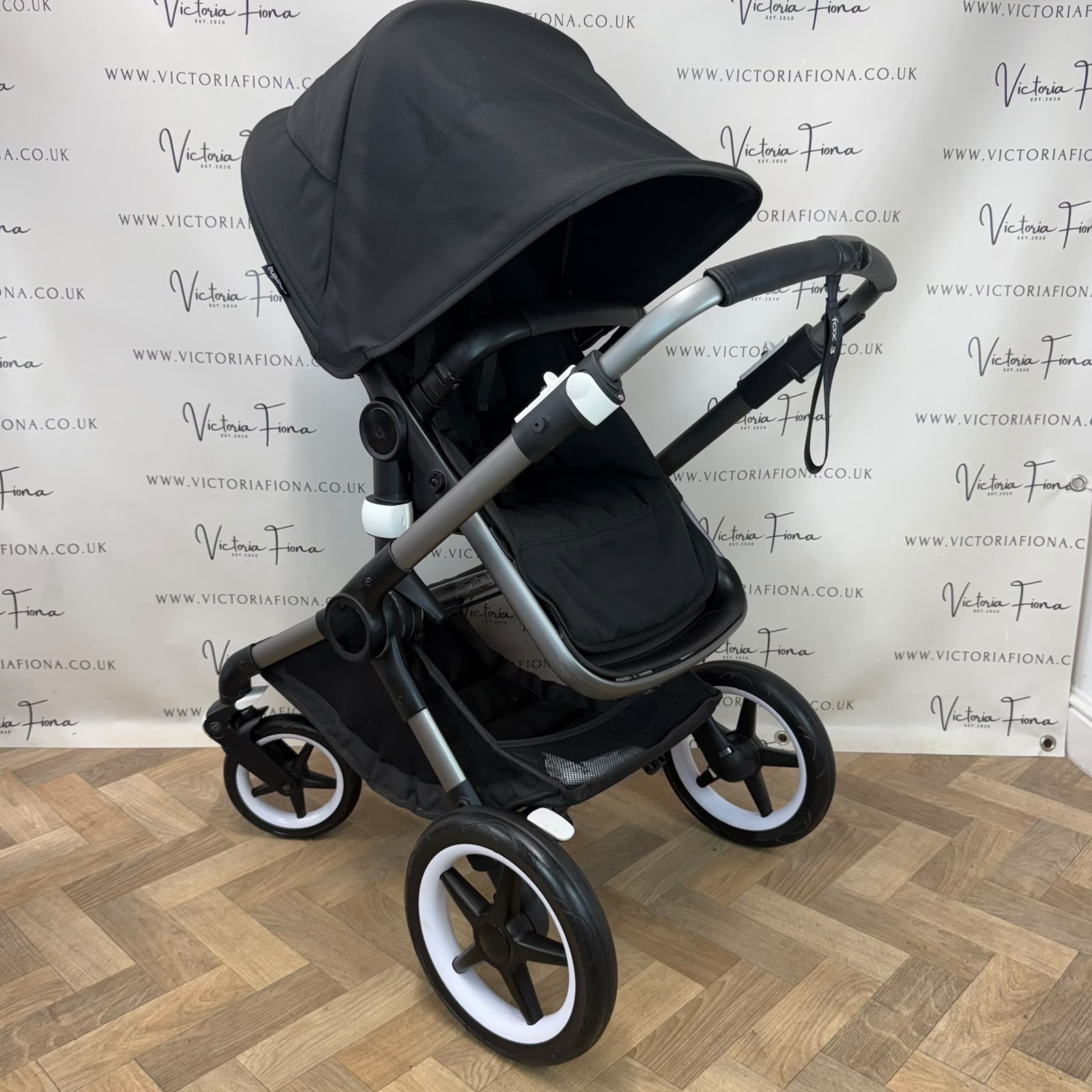 PRELOVED Bugaboo Fox 3 Pushchair & Carrycot – Black With Graphite Chassis - Image 7