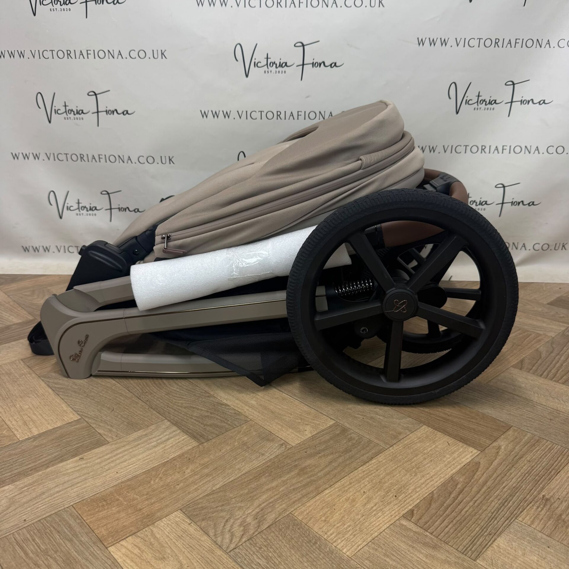 EX-DISPLAY Silver Cross Cove Carrycot & Pushchair - Champagne - Image 10