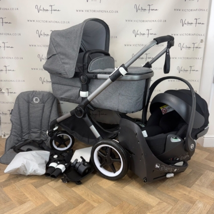 PRELOVED Bugaboo Fox 3 Pushchair & Carrycot plus Cybex Cloud T and Isofix – Grey Melange With Graphite Chassis