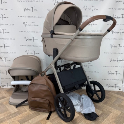 EX-DISPLAY Silver Cross Cove Carrycot & Pushchair - Champagne