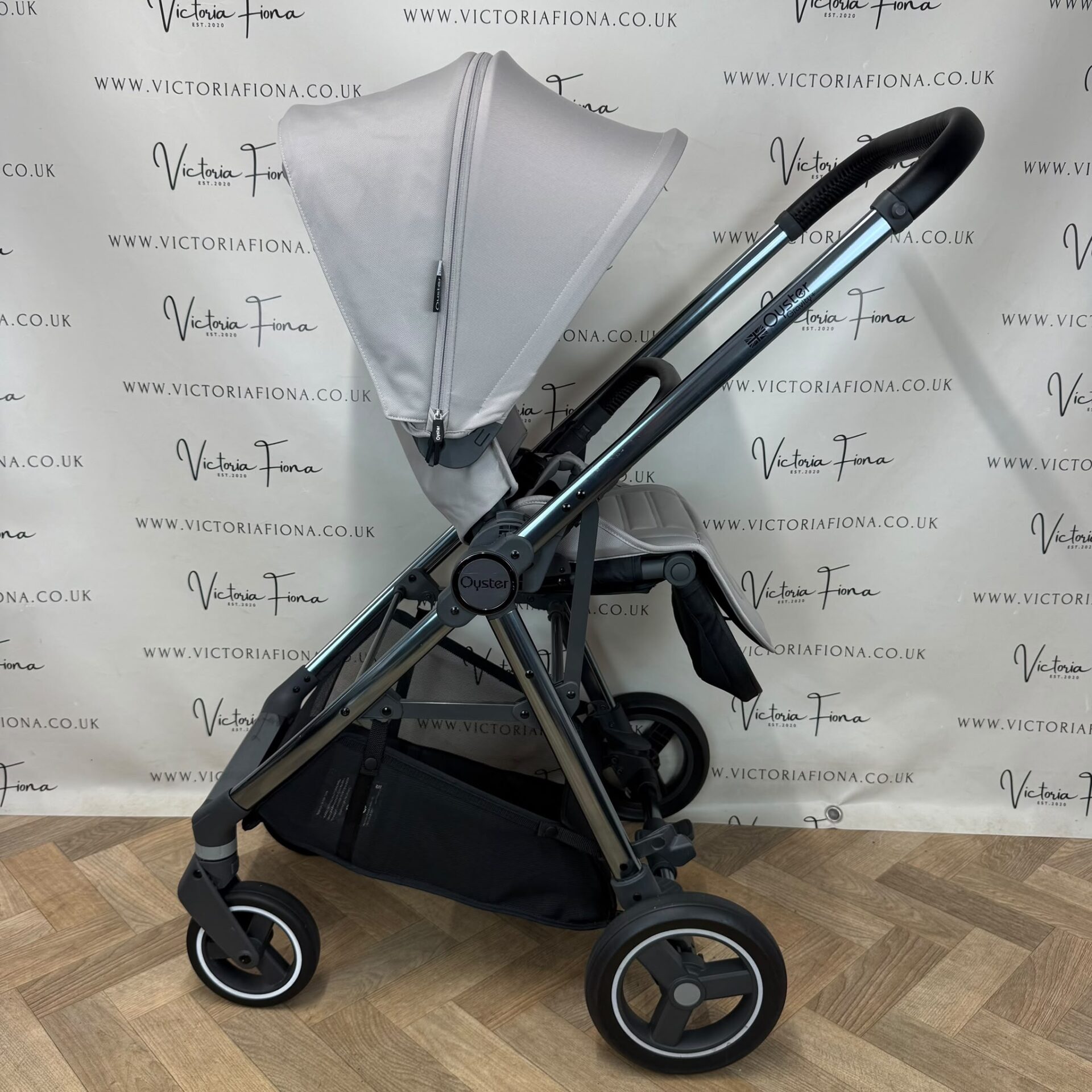 PRELOVED Babystyle Oyster Gravity+ Carrycot & Pushchair with Car Seat & Isofix - Stone - Image 7