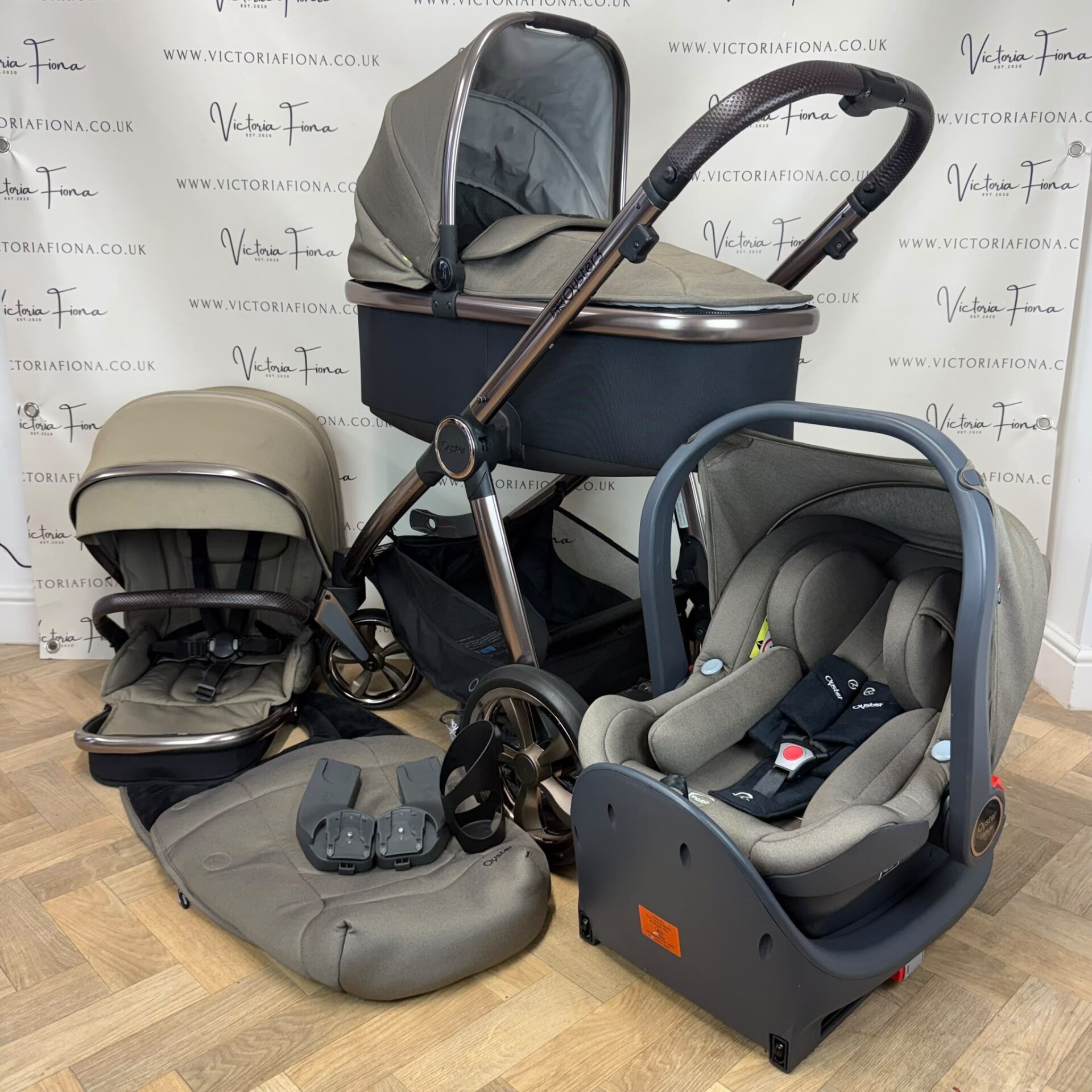 PRELOVED Babystyle Oyster 3 Pushchair & Carrycot with Car Seat & Isofix - Mink