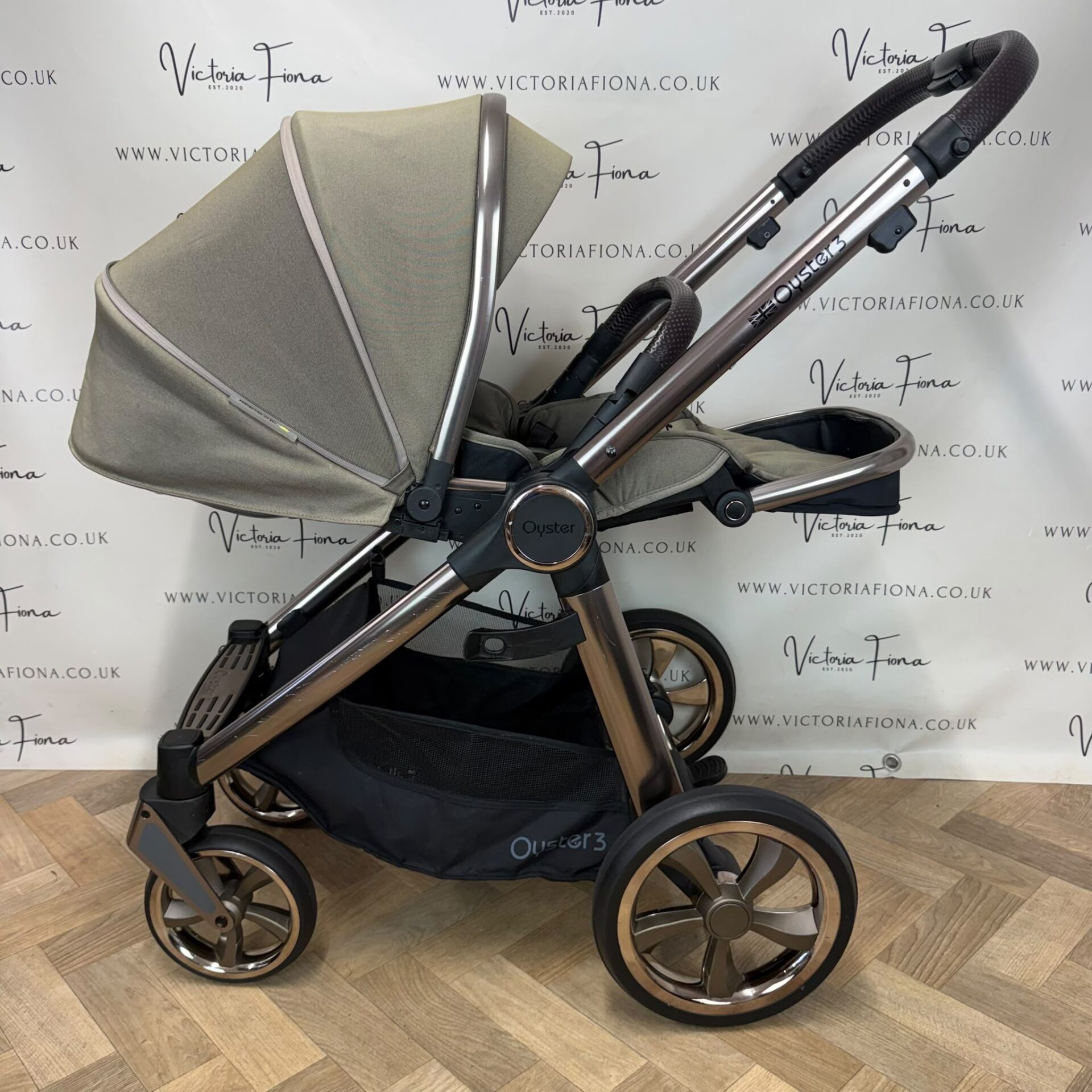 PRELOVED Babystyle Oyster 3 Pushchair & Carrycot with Car Seat & Isofix - Mink - Image 6