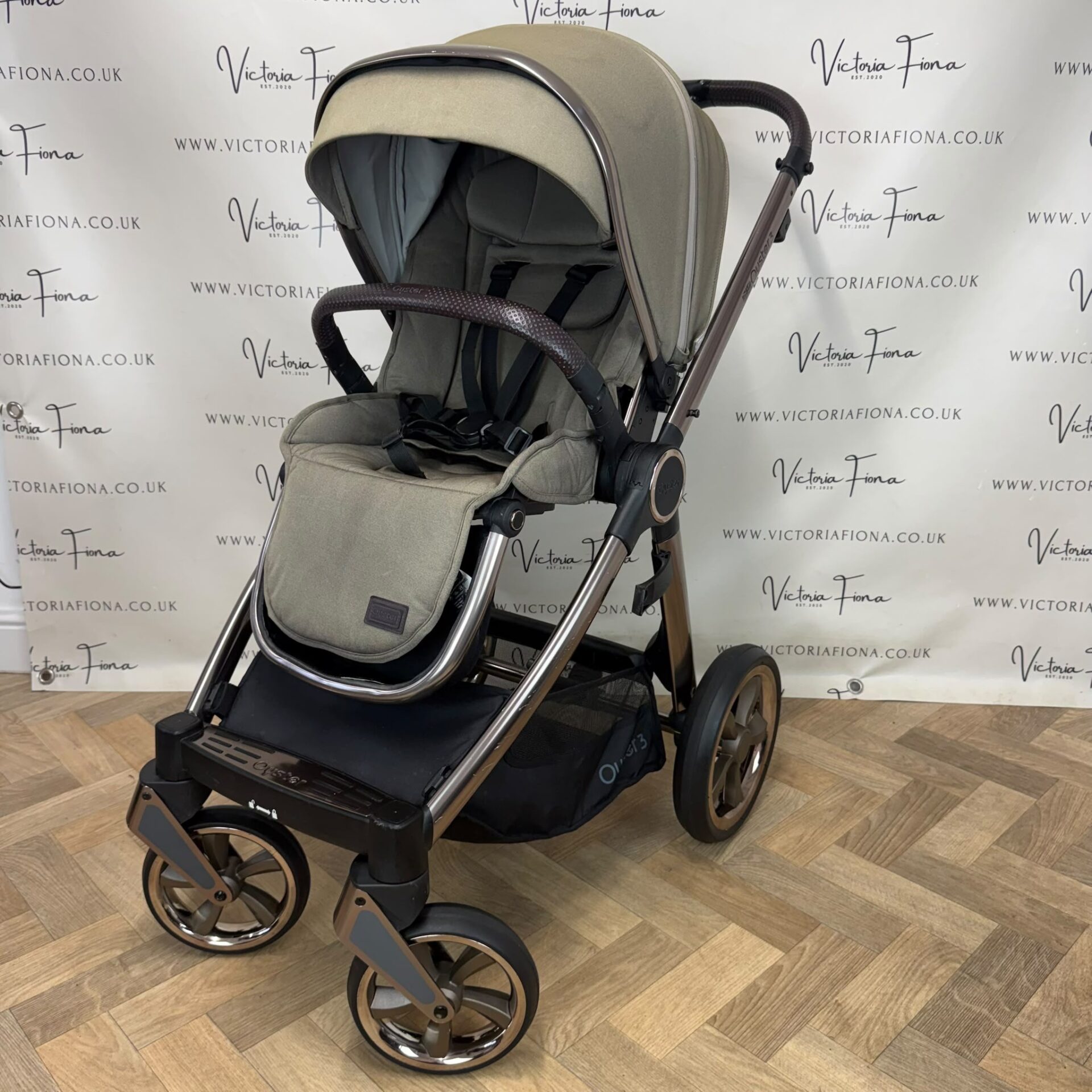 PRELOVED Babystyle Oyster 3 Pushchair & Carrycot with Car Seat & Isofix - Mink - Image 7