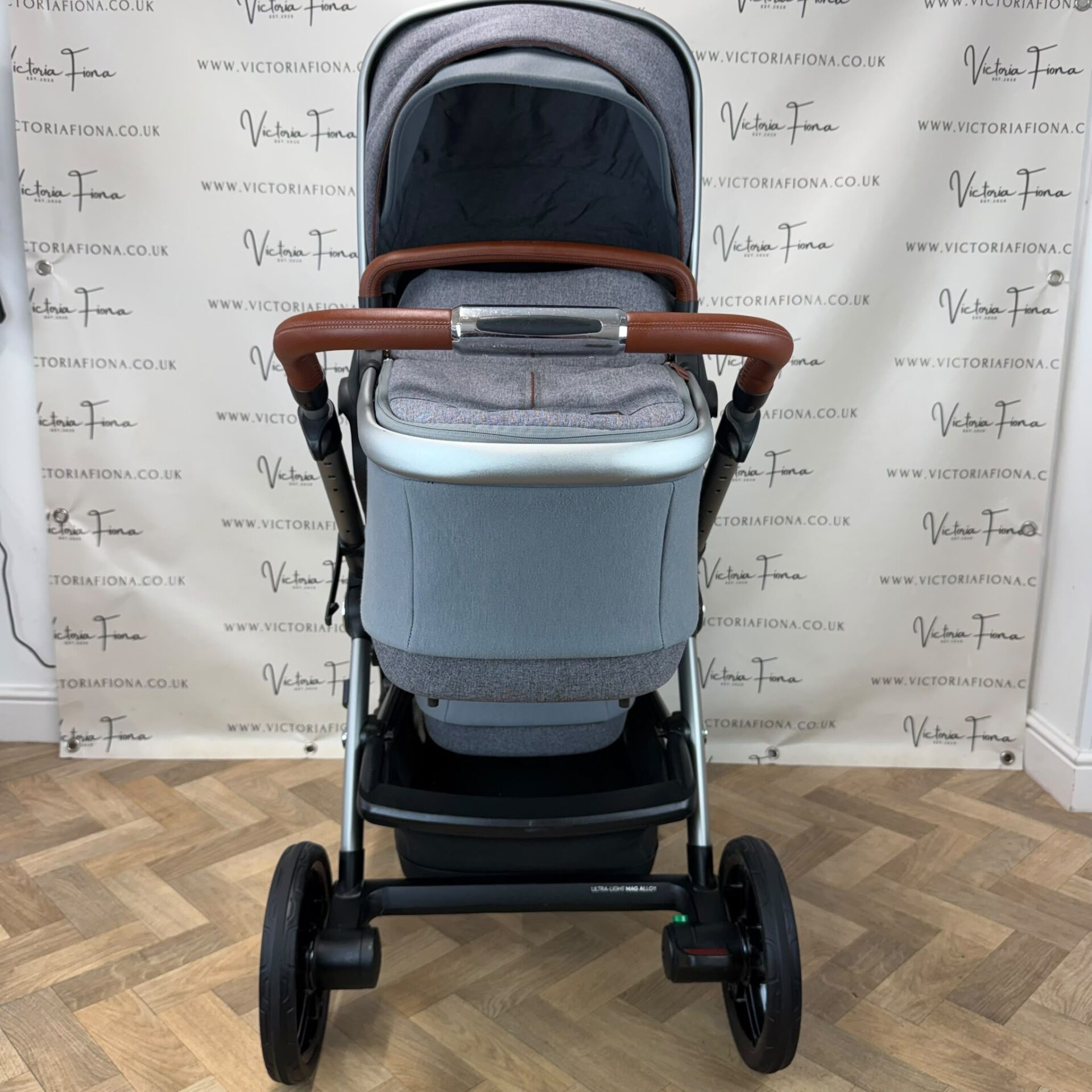 PRELOVED Silver Cross Wave TWIN Double Pushchair & Carrycot - Zinc Grey - Image 3