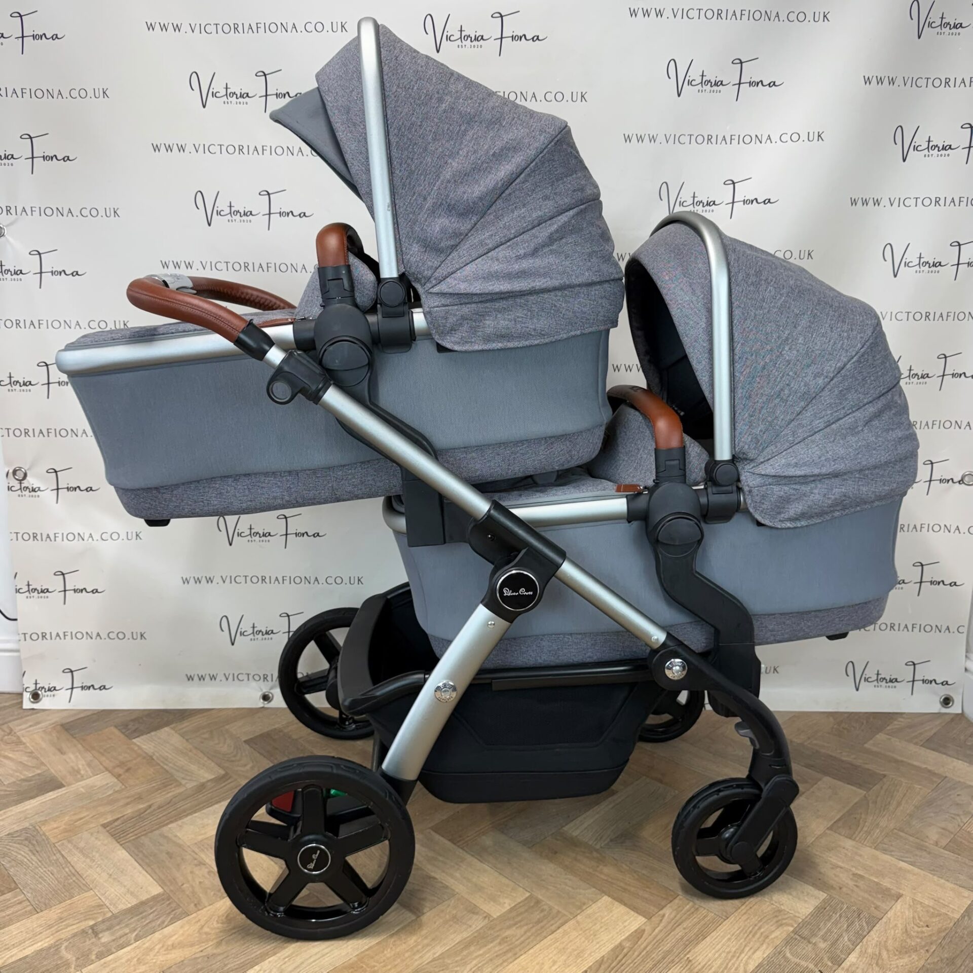 PRELOVED Silver Cross Wave TWIN Double Pushchair & Carrycot - Zinc Grey - Image 4
