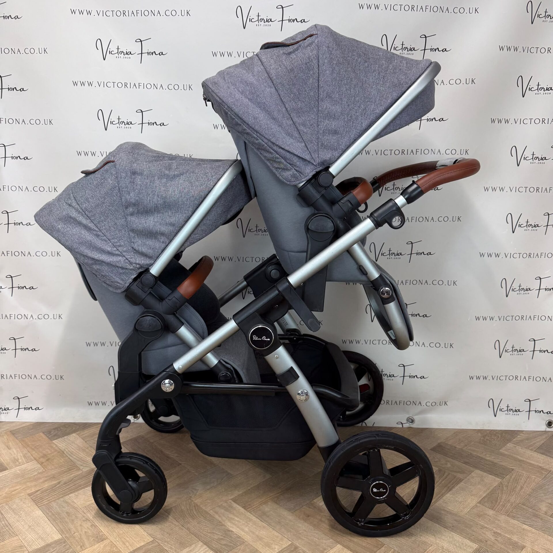 PRELOVED Silver Cross Wave TWIN Double Pushchair & Carrycot - Zinc Grey - Image 5