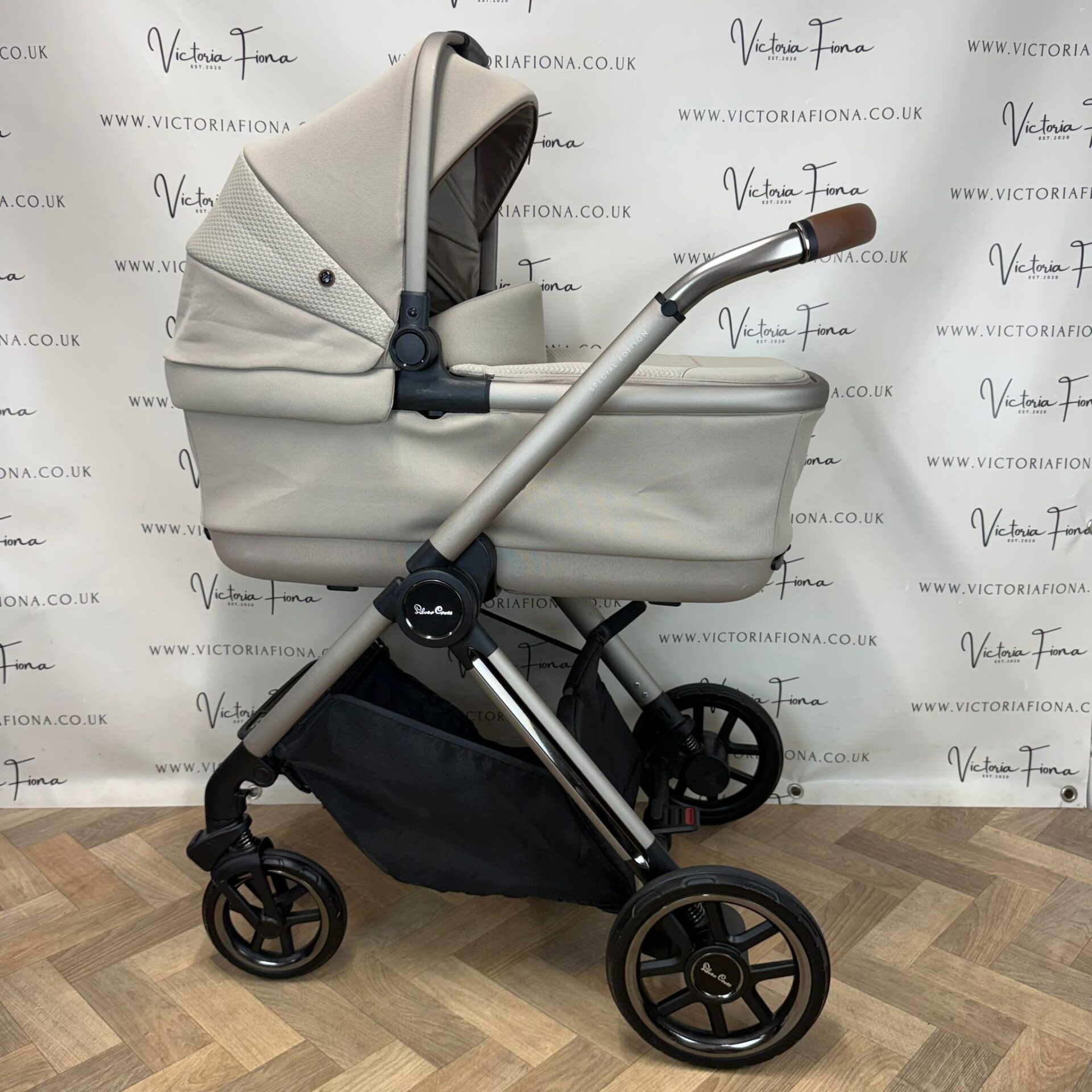 PRELOVED Silver Cross Reef 2 Carrycot & Pushchair with Cybex Cloud T and Isofix - Frappe - Image 2