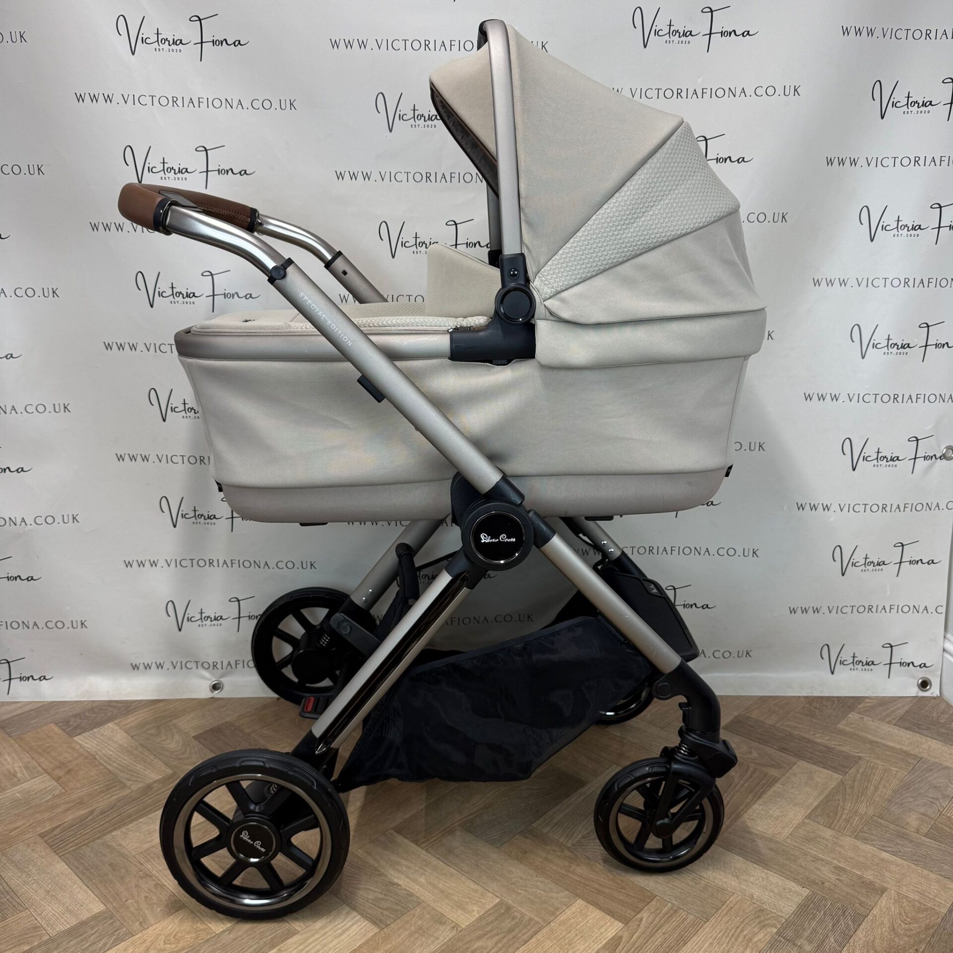 PRELOVED Silver Cross Reef 2 Carrycot & Pushchair with Cybex Cloud T and Isofix - Frappe - Image 4
