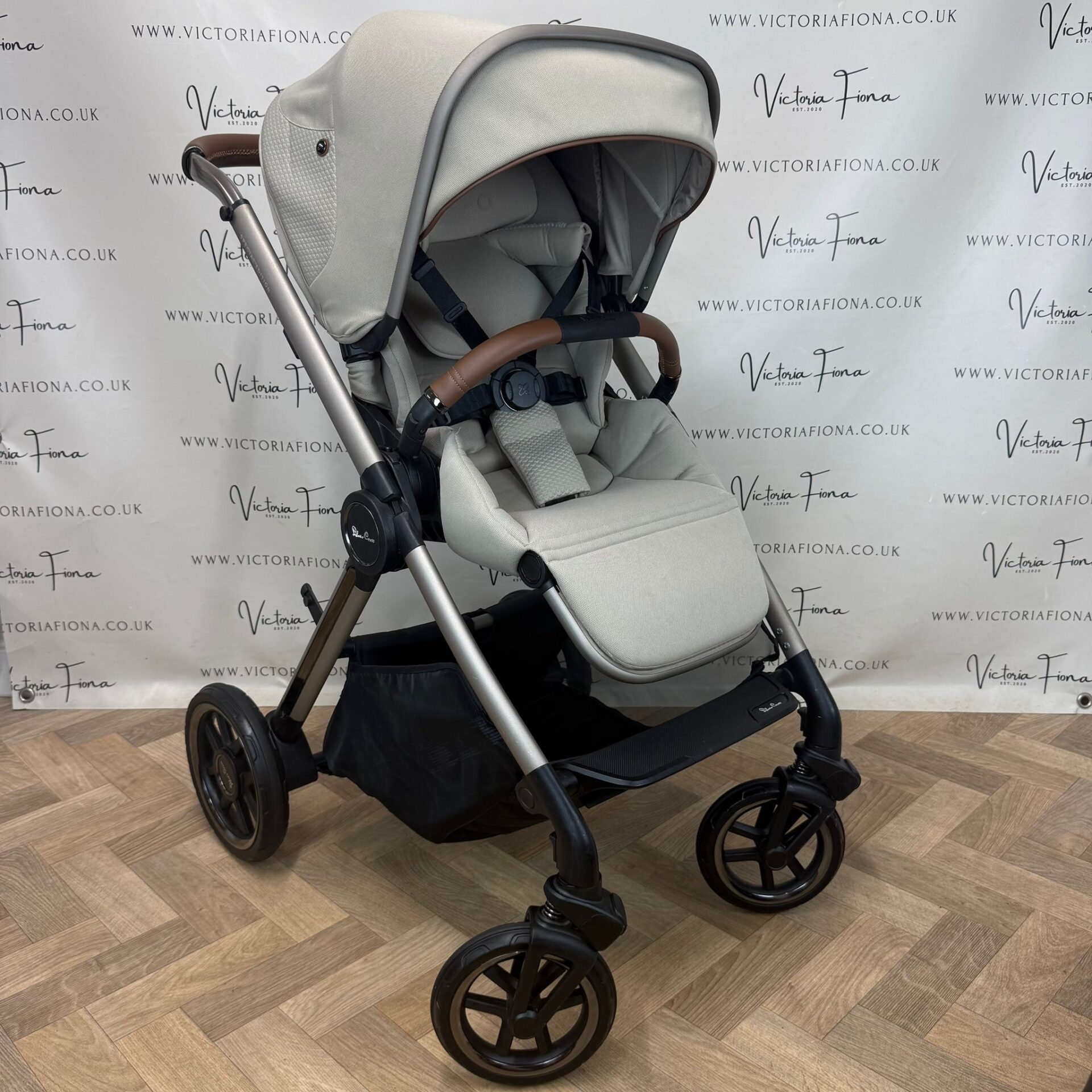 PRELOVED Silver Cross Reef 2 Carrycot & Pushchair with Cybex Cloud T and Isofix - Frappe - Image 6