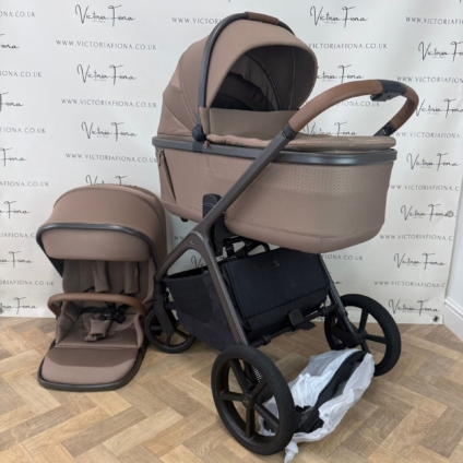PRELOVED Silver Cross Cove Carrycot & Pushchair - Maple 🍁