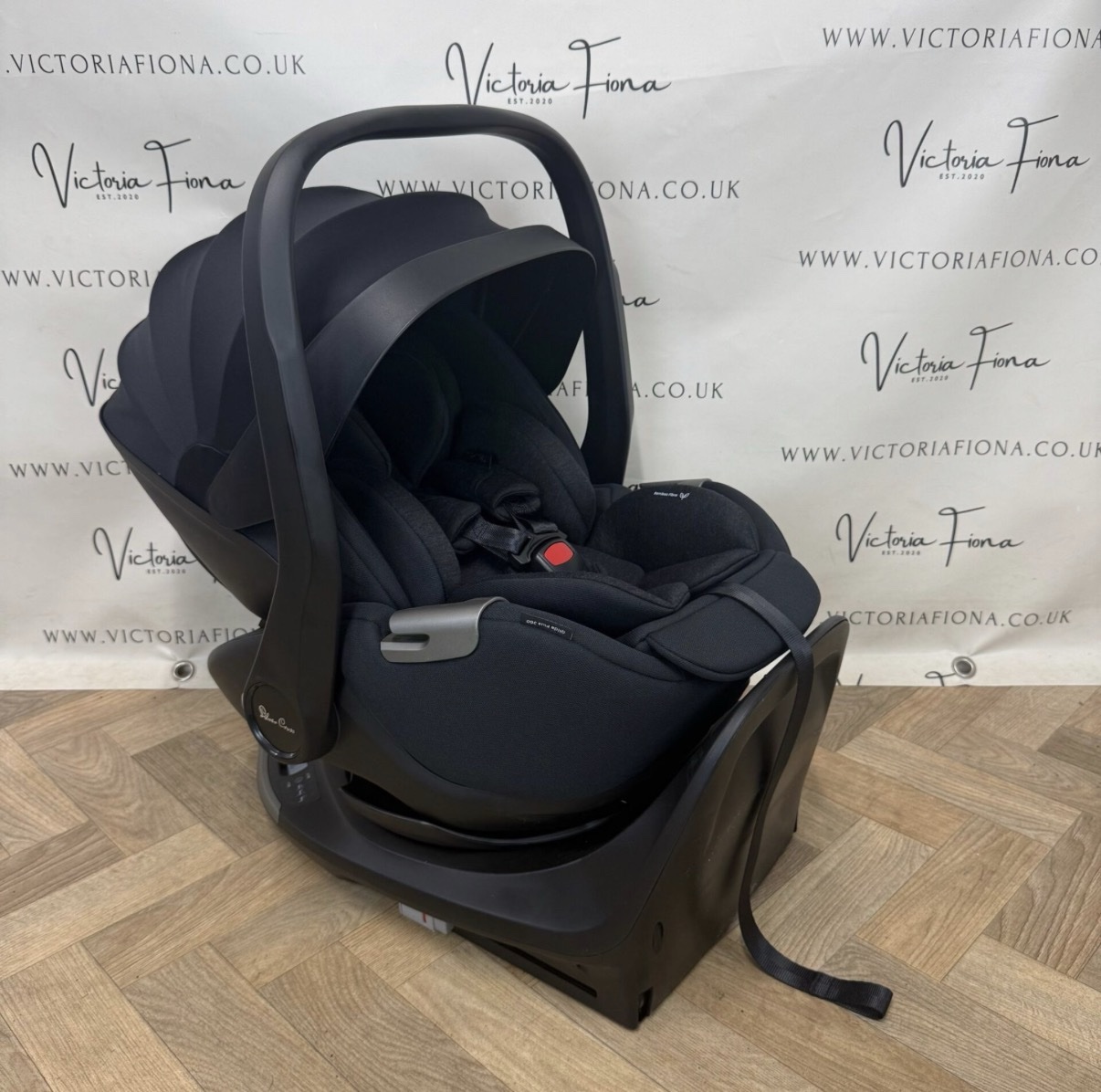PRELOVED Silver Cross Cove Carrycot & Pushchair with Glide 360 Car Seat & Isofix - Onyx Black - Image 2