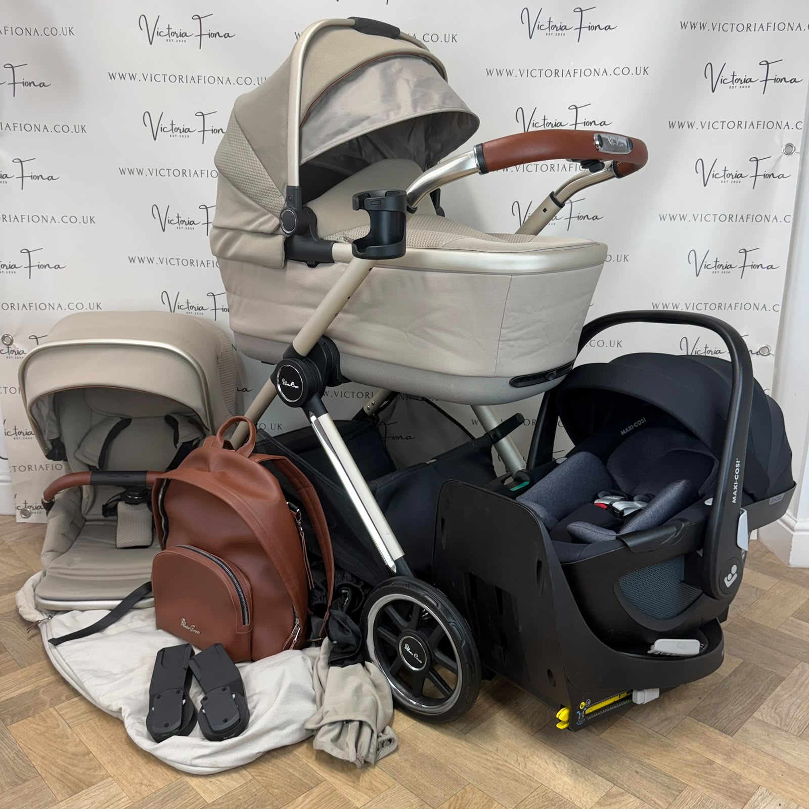 PRELOVED Silver Cross Reef Carrycot & Pushchair with Maxi Cosi Pebble 360 & Isofix - Stone