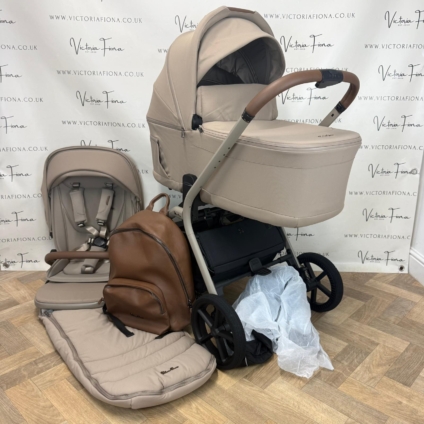 EX DISPLAY Silver Cross Breez Carrycot & Pushchair - Champagne
