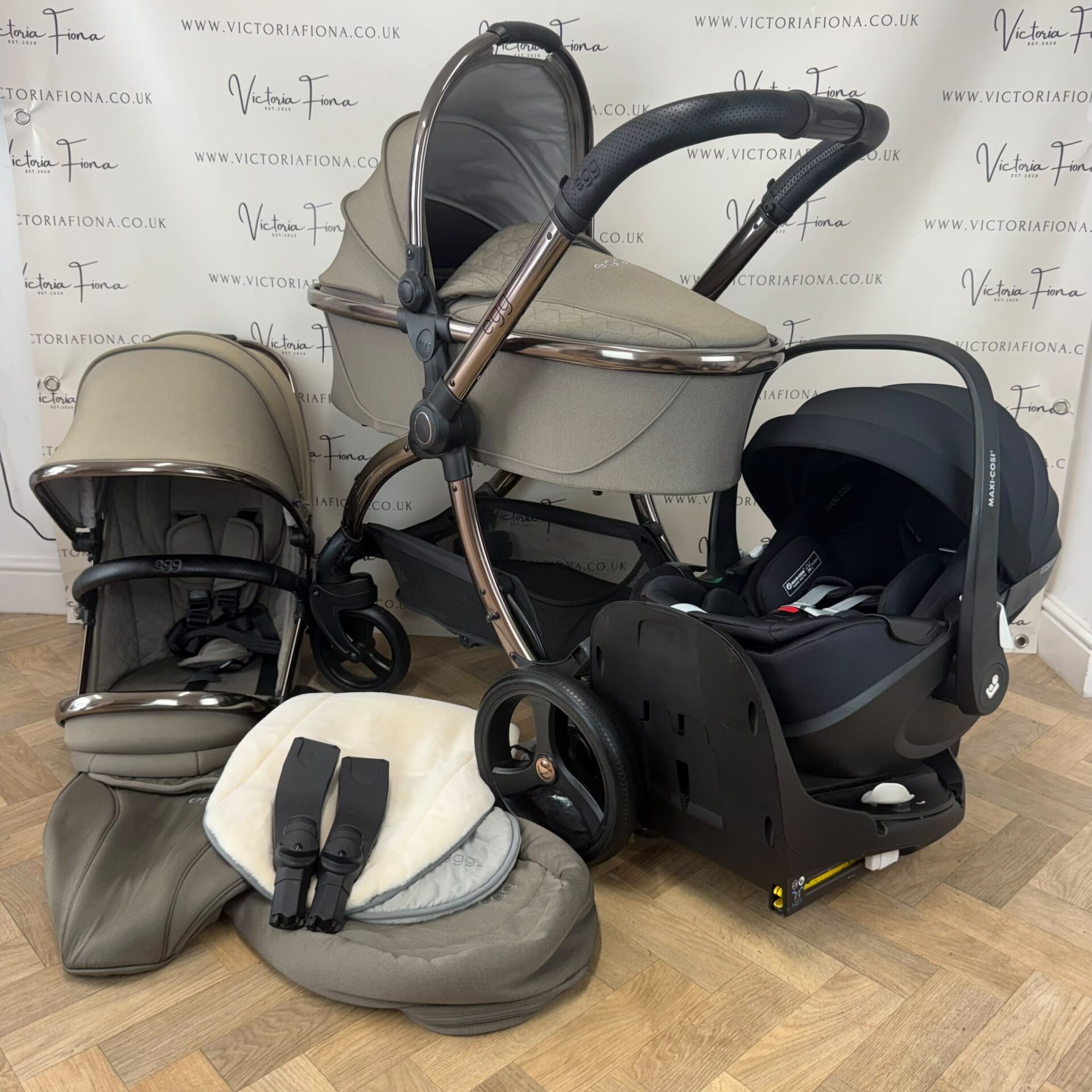 PRELOVED Egg 2 Pushchair & Carrycot with Maxi Cosi Pebble 360 Pro & Slide 360 Isofix - Mink