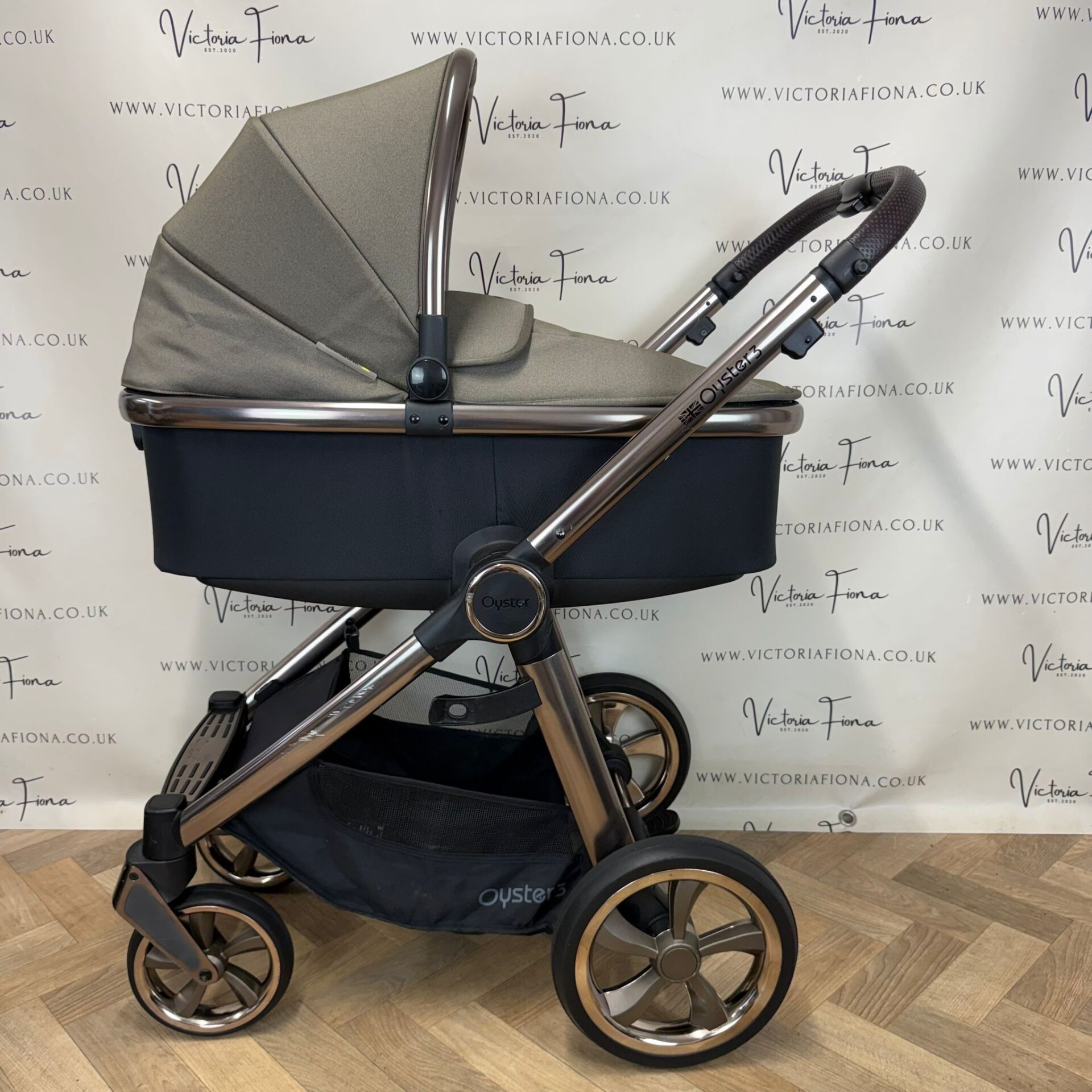 PRELOVED Babystyle Oyster 3 Pushchair & Carrycot with Car Seat & Isofix - Mink π€ - Image 4