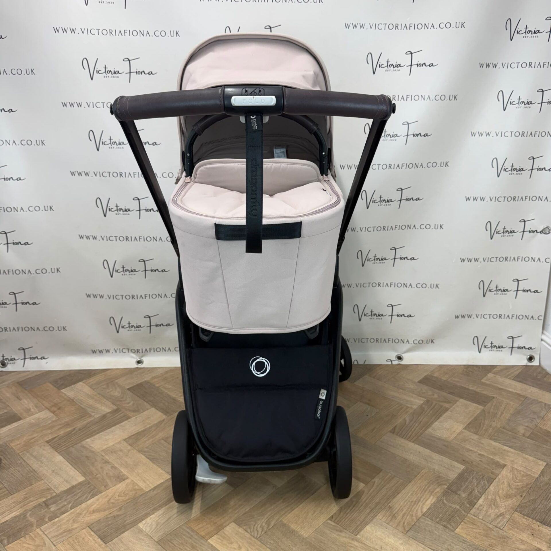 PRELOVED Bugaboo Dragonfly Carrycot & Pushchair with accessories - Desert Taupe - Image 3