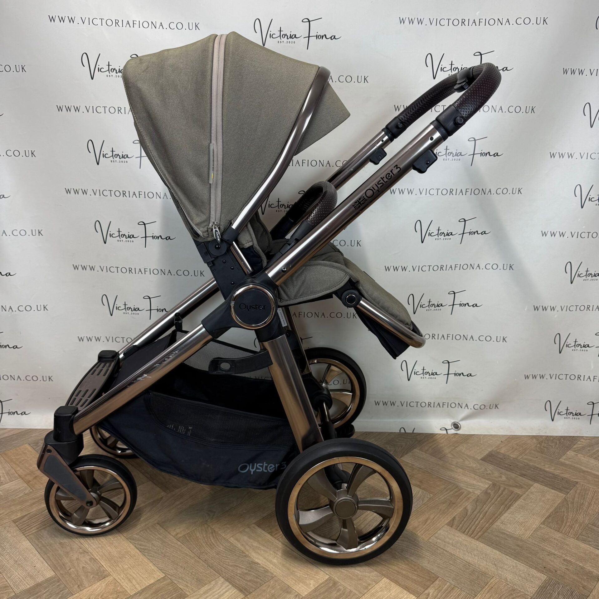 PRELOVED Babystyle Oyster 3 Pushchair & Carrycot with Car Seat & Isofix - Mink π€ - Image 7