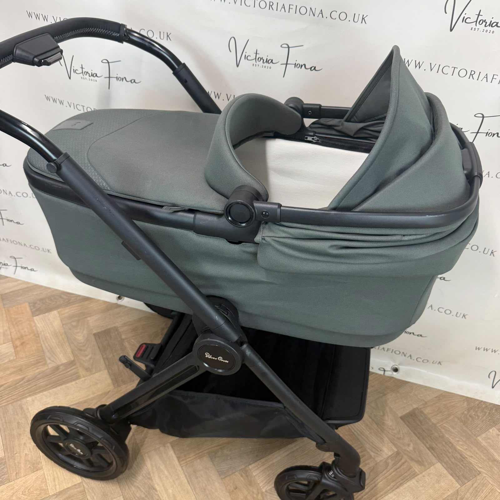 EX DISPLAY Silver Cross Reef 2 Carrycot & Pushchair - Pewter - Image 3