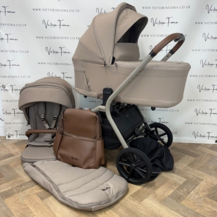 EX DISPLAY Silver Cross Breez Carrycot & Pushchair - Champagne