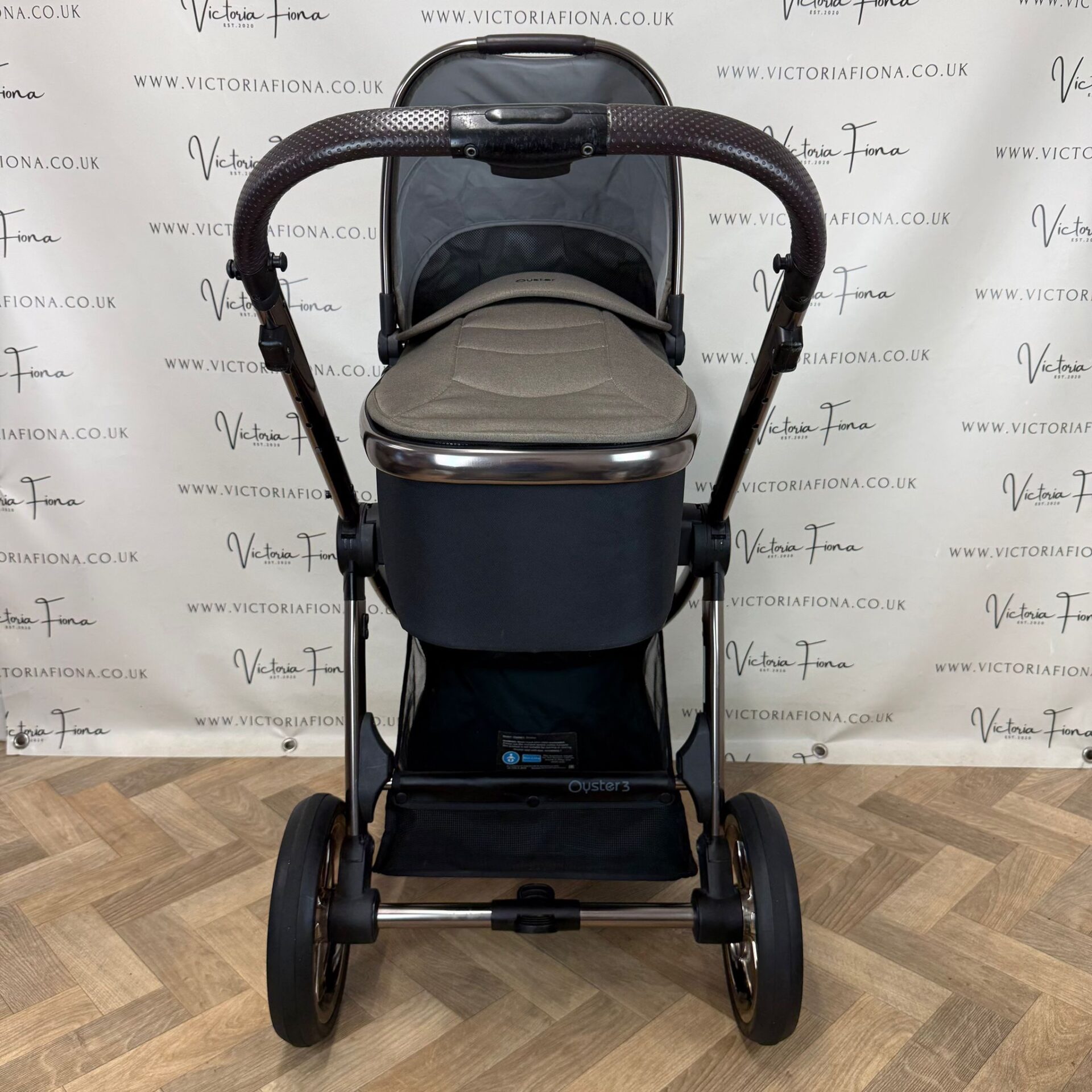 PRELOVED Babystyle Oyster 3 Pushchair & Carrycot with Car Seat & Isofix - Mink π€ - Image 3