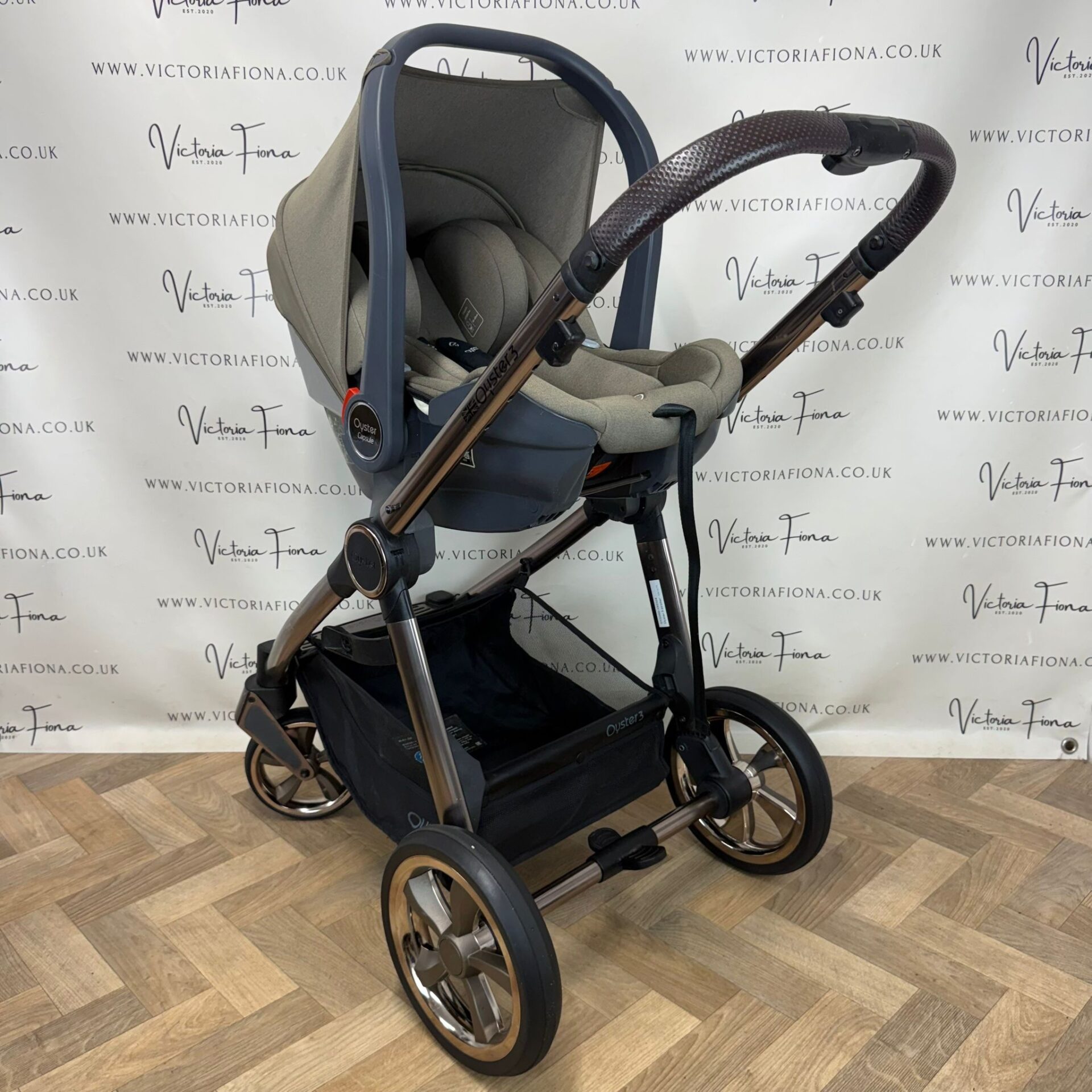 PRELOVED Babystyle Oyster 3 Pushchair & Carrycot with Car Seat & Isofix - Mink π€ - Image 9