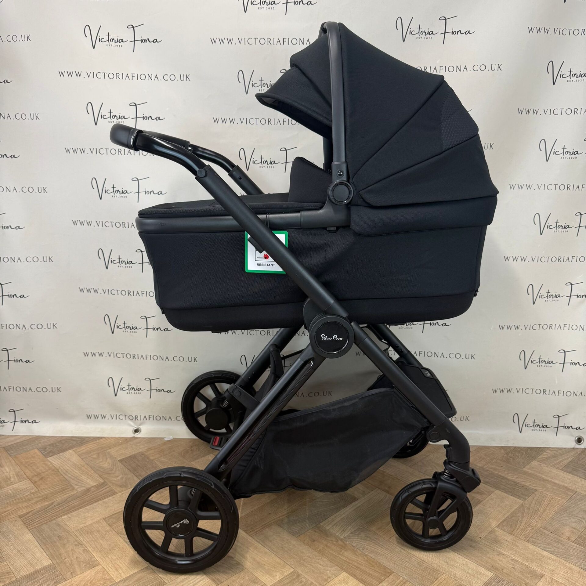 PRELOVED Silver Cross Reef 2 Carrycot & Pushchair with Maxi Cosi Pebble 360 and Isofix - Space Black - Image 2