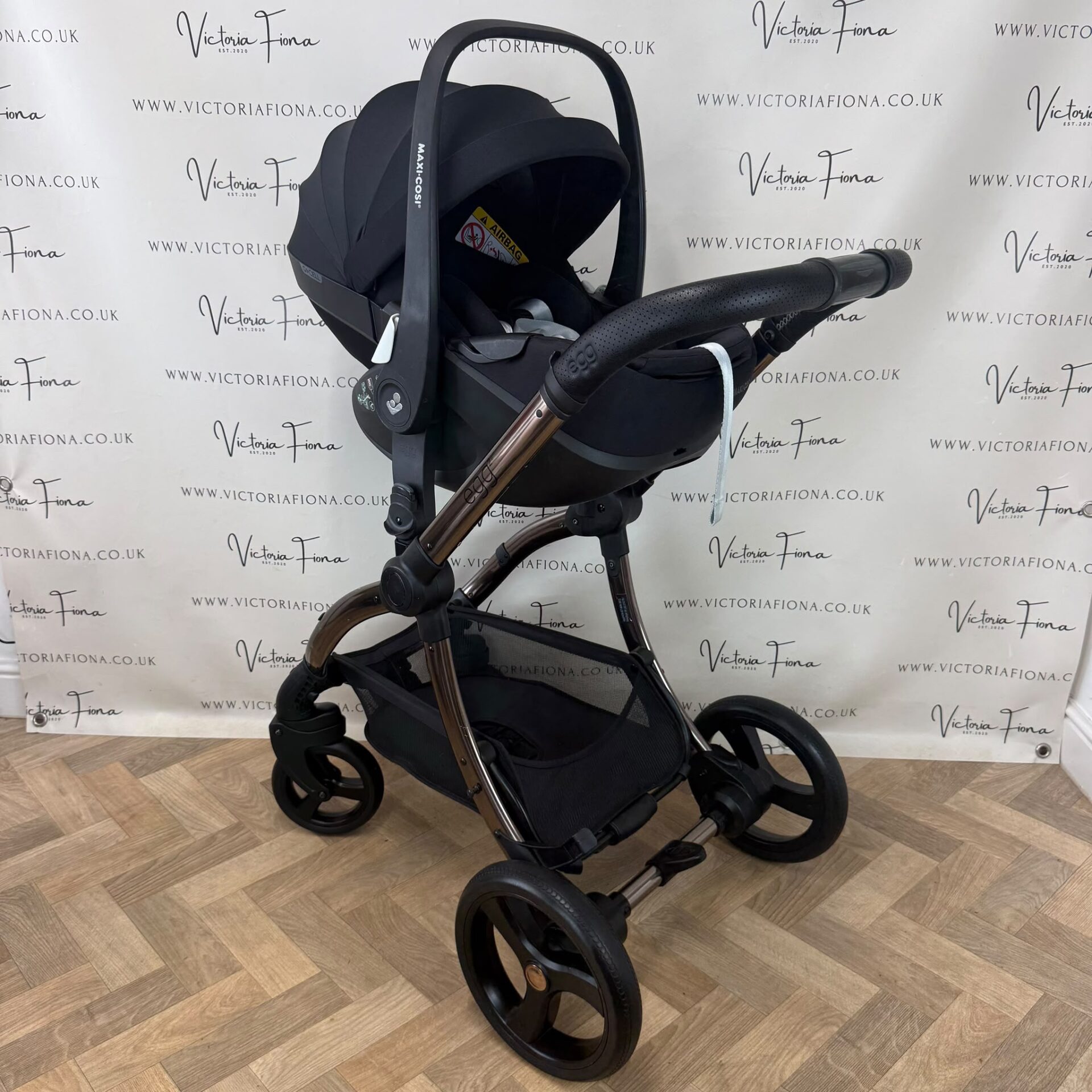 PRELOVED Egg 2 Pushchair & Carrycot with Maxi Cosi Pebble 360 Pro & Slide 360 Isofix - Mink - Image 9