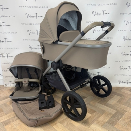 PRELOVED Venicci Tinum Upline Carrycot & Pushchair- Leo RRP£1049