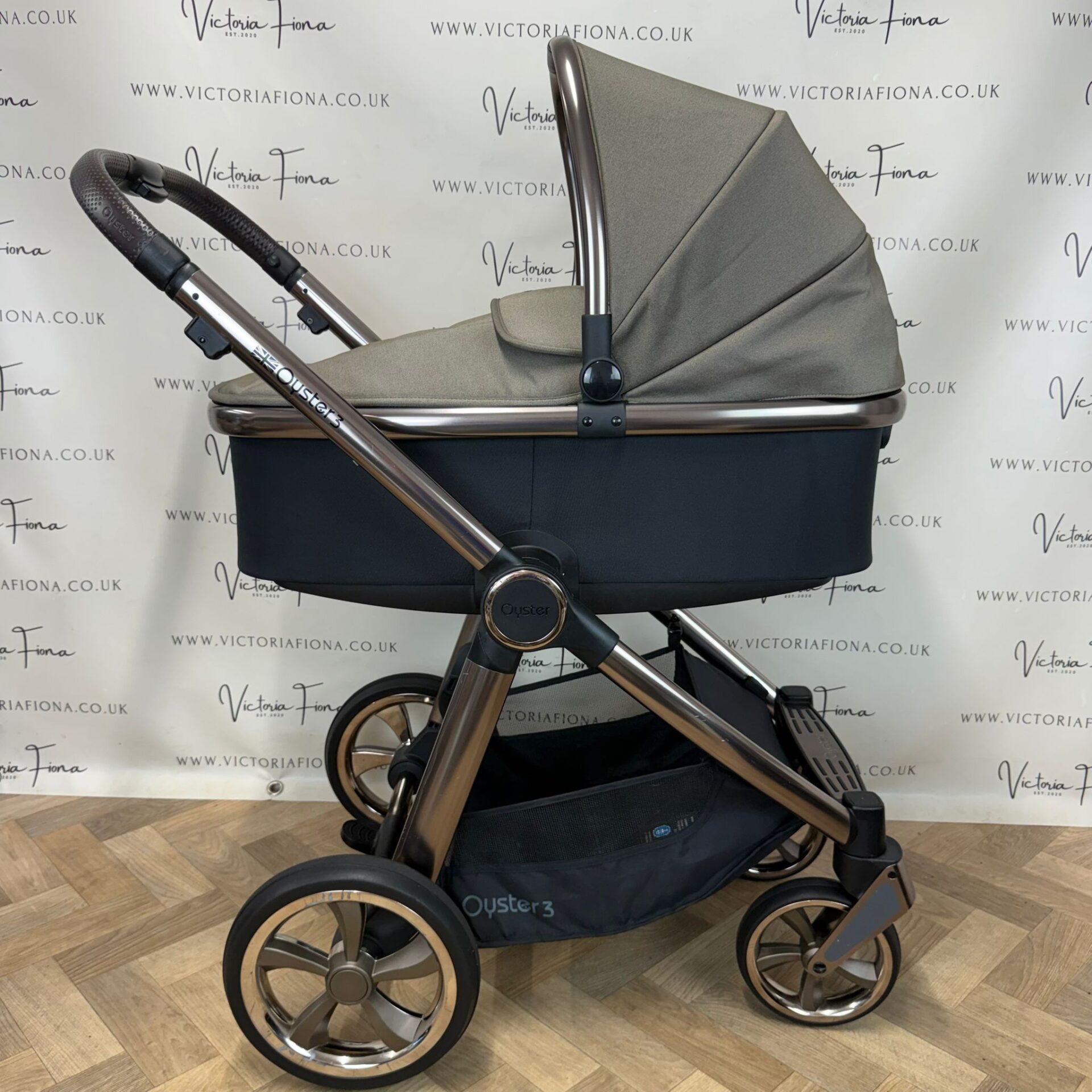 PRELOVED Babystyle Oyster 3 Pushchair & Carrycot with Car Seat & Isofix - Mink π€ - Image 2
