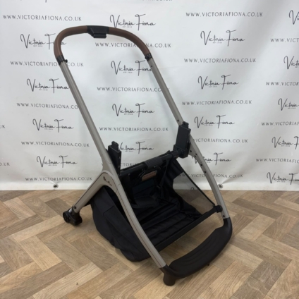 PRELOVED Silver Cross Cove Chassis - Champagne