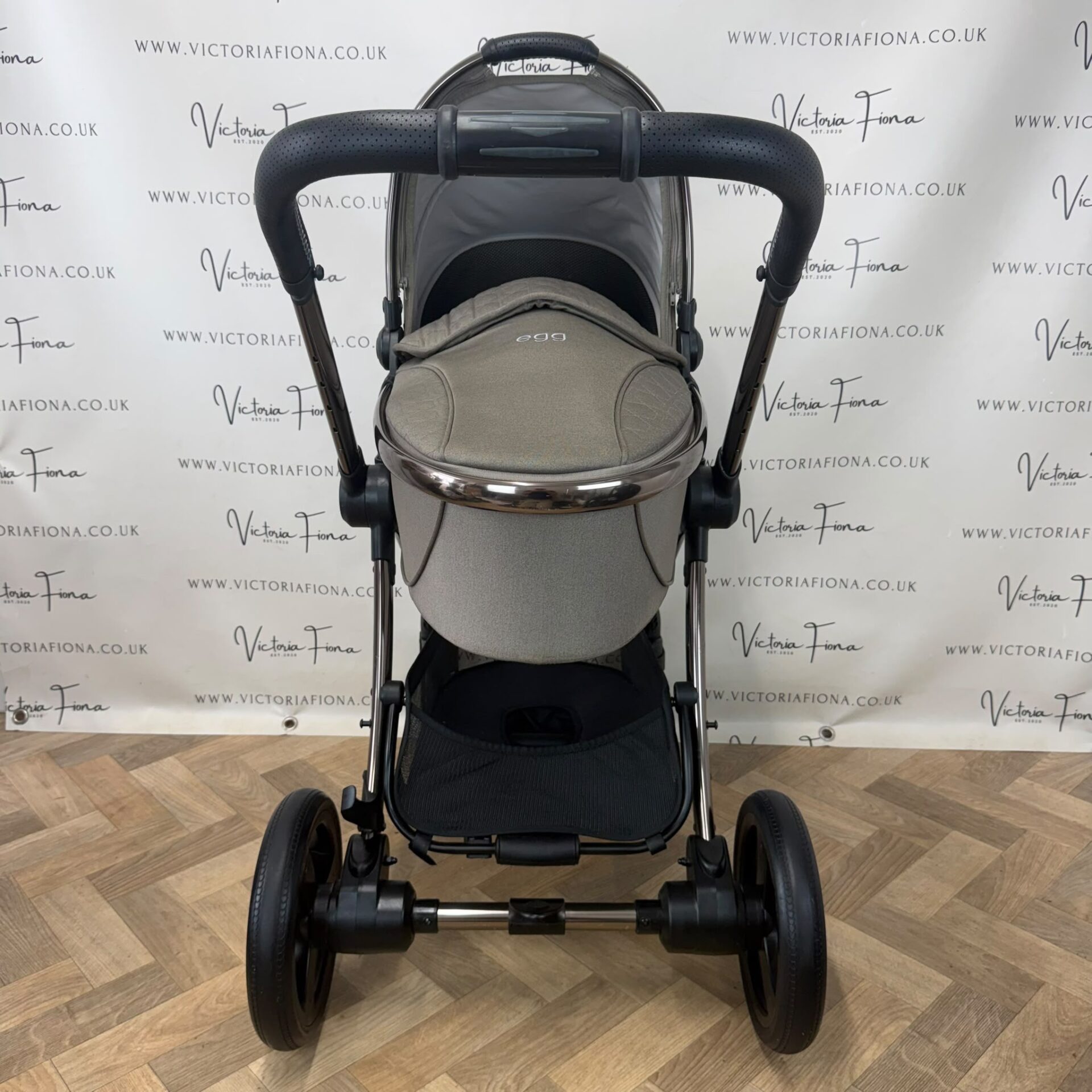 PRELOVED Egg 2 Pushchair & Carrycot with Maxi Cosi Pebble 360 Pro & Slide 360 Isofix - Mink - Image 3