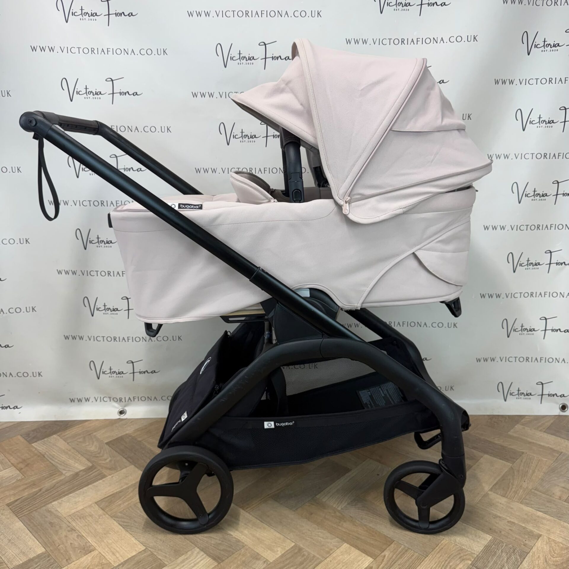 PRELOVED Bugaboo Dragonfly Carrycot & Pushchair with accessories - Desert Taupe - Image 4