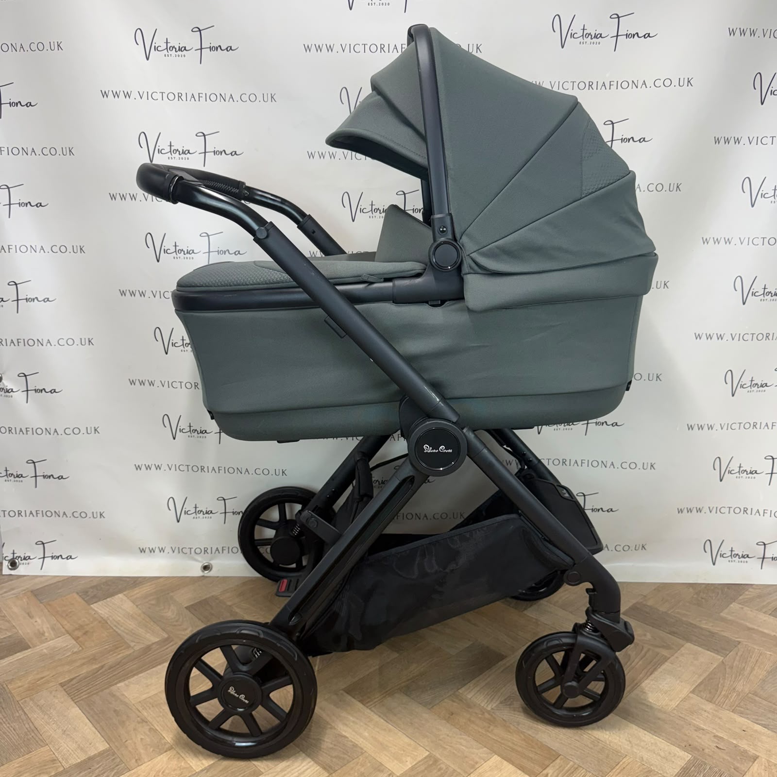 EX DISPLAY Silver Cross Reef 2 Carrycot & Pushchair - Pewter - Image 2