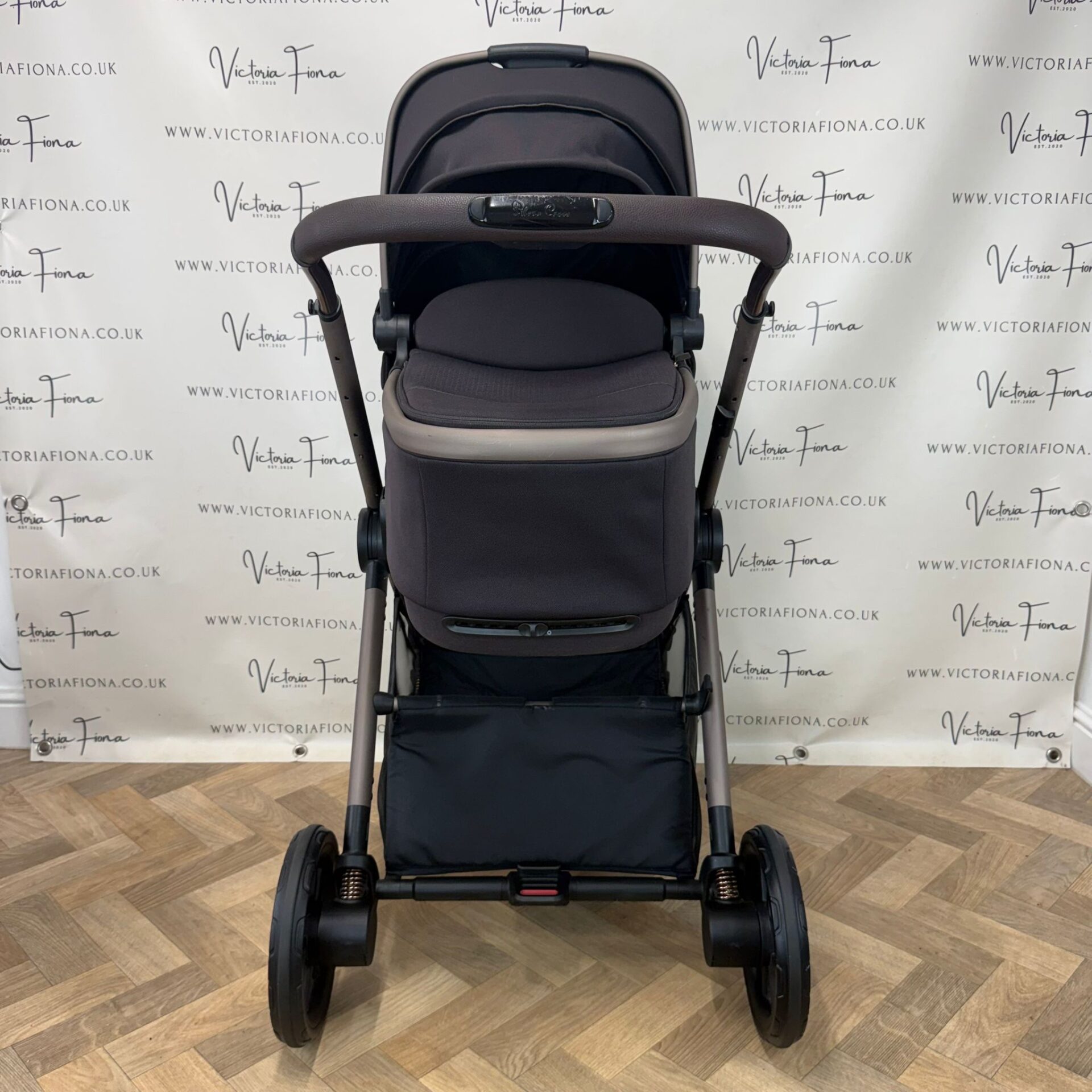 PRELOVED Silver Cross Reef 2 Carrycot & Pushchair - Ganache ✨ - Image 4