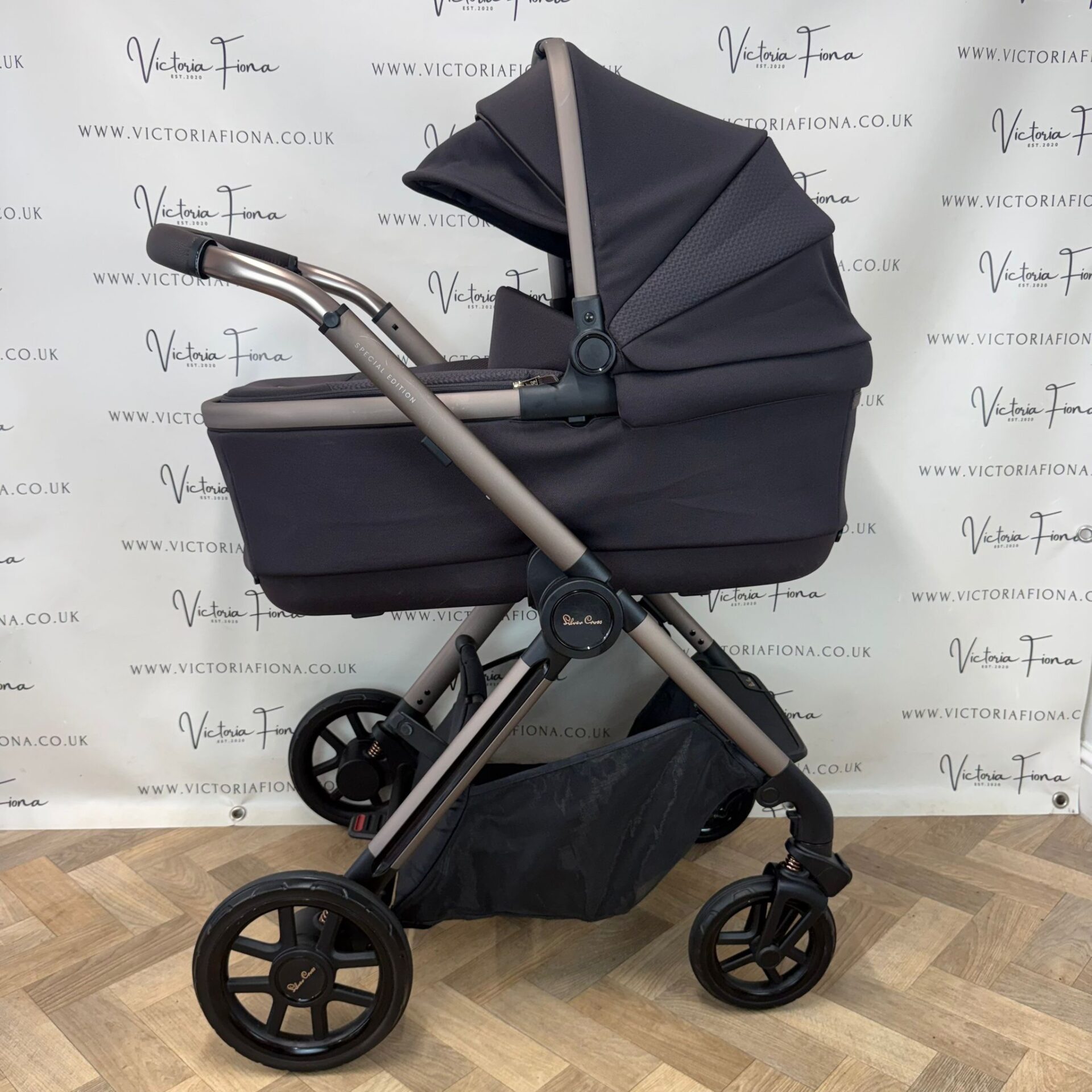 PRELOVED Silver Cross Reef 2 Carrycot & Pushchair - Ganache ✨ - Image 2