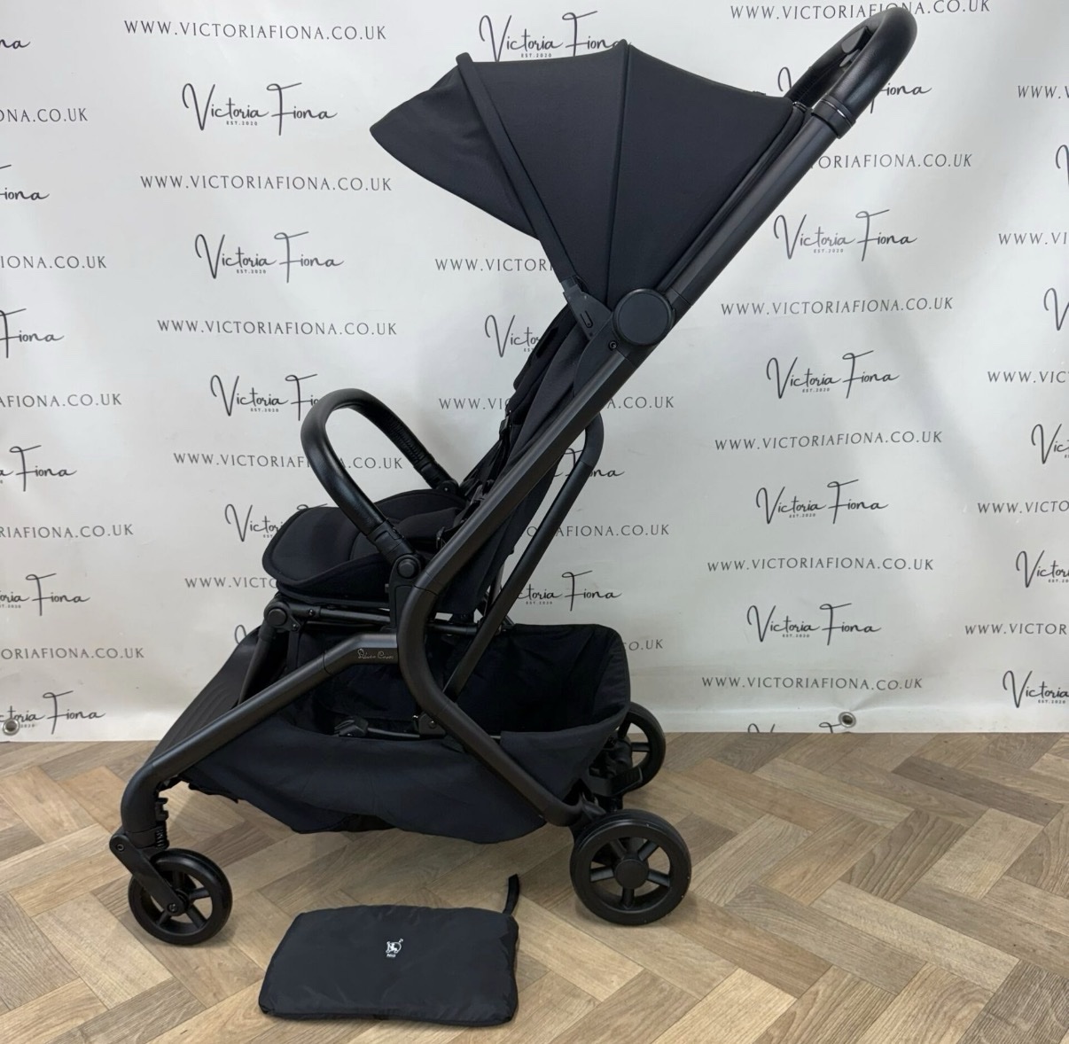 EX DISPLAY Silver Cross Breez Carrycot & Pushchair & Silver Cross Nia - Cabin Approved Compact Stroller - Onyx Black - Image 5