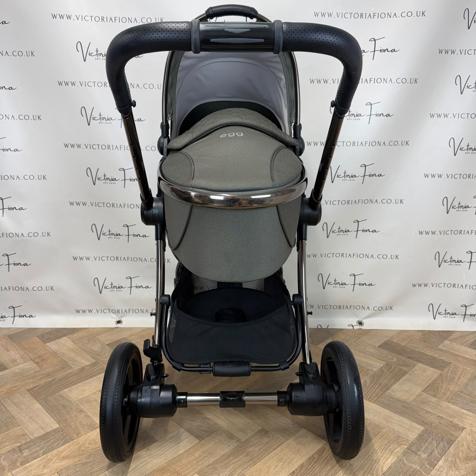 PRELOVED Egg 2 Pushchair & Carrycot - Hunter Green - Image 3