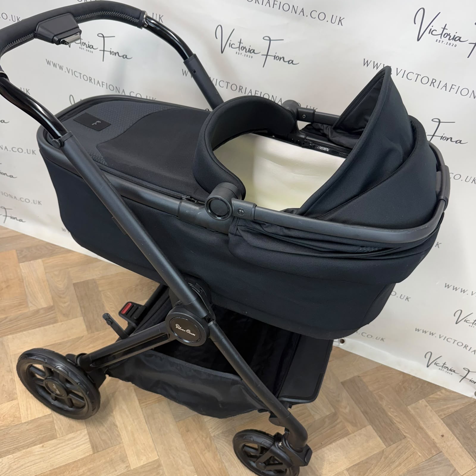 PRELOVED Silver Cross Reef 2 Carrycot & Pushchair - Space Black - Image 5