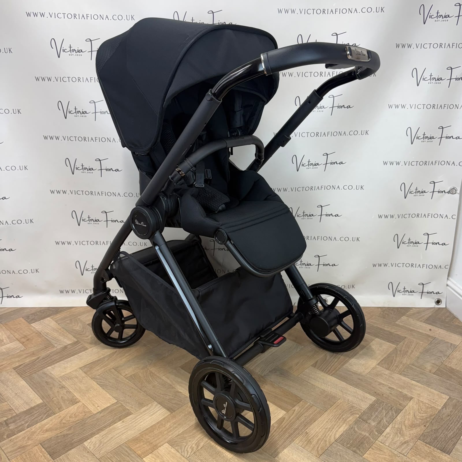 PRELOVED Silver Cross Reef 2 Carrycot & Pushchair - Space Black - Image 8