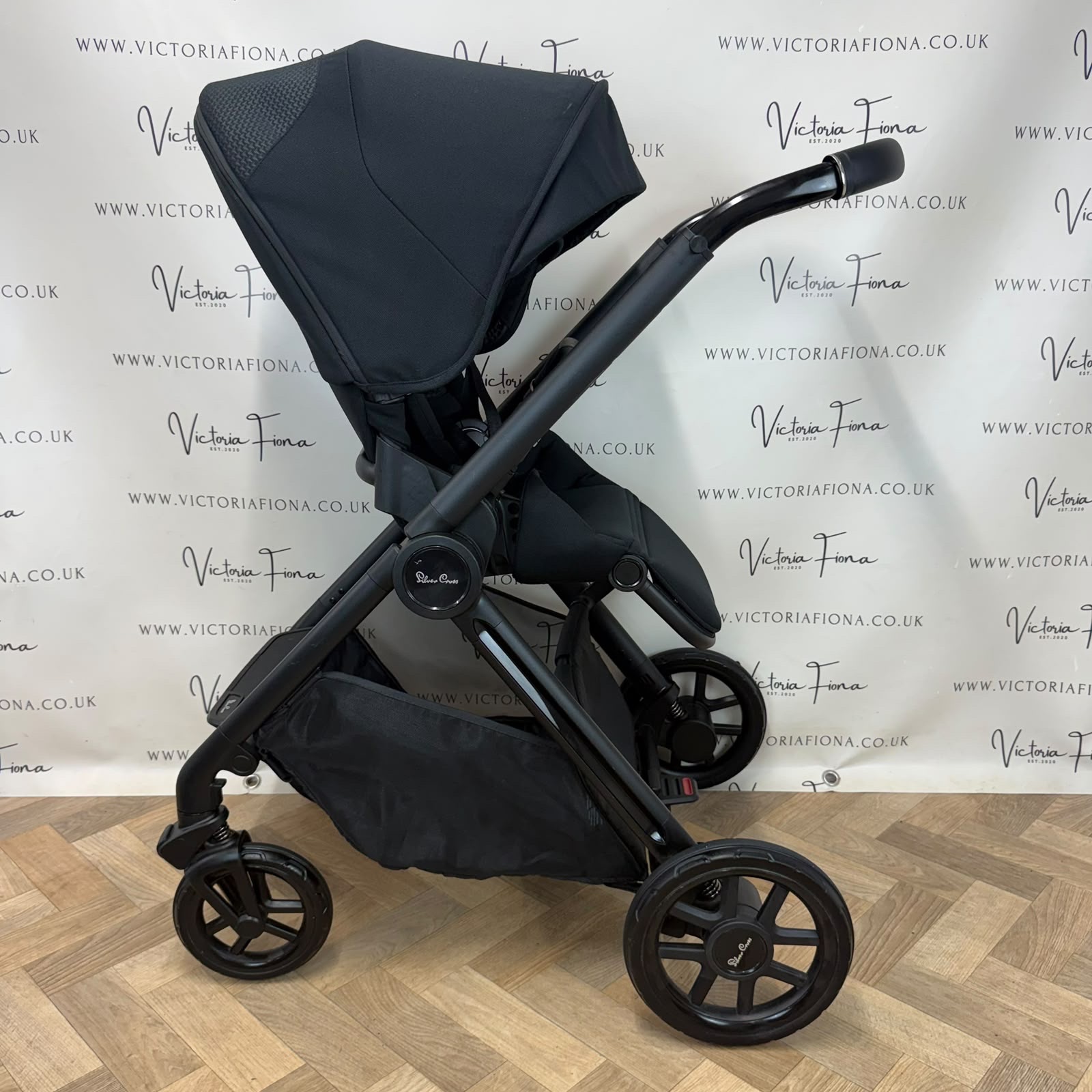 PRELOVED Silver Cross Reef 2 Carrycot & Pushchair - Space Black - Image 6