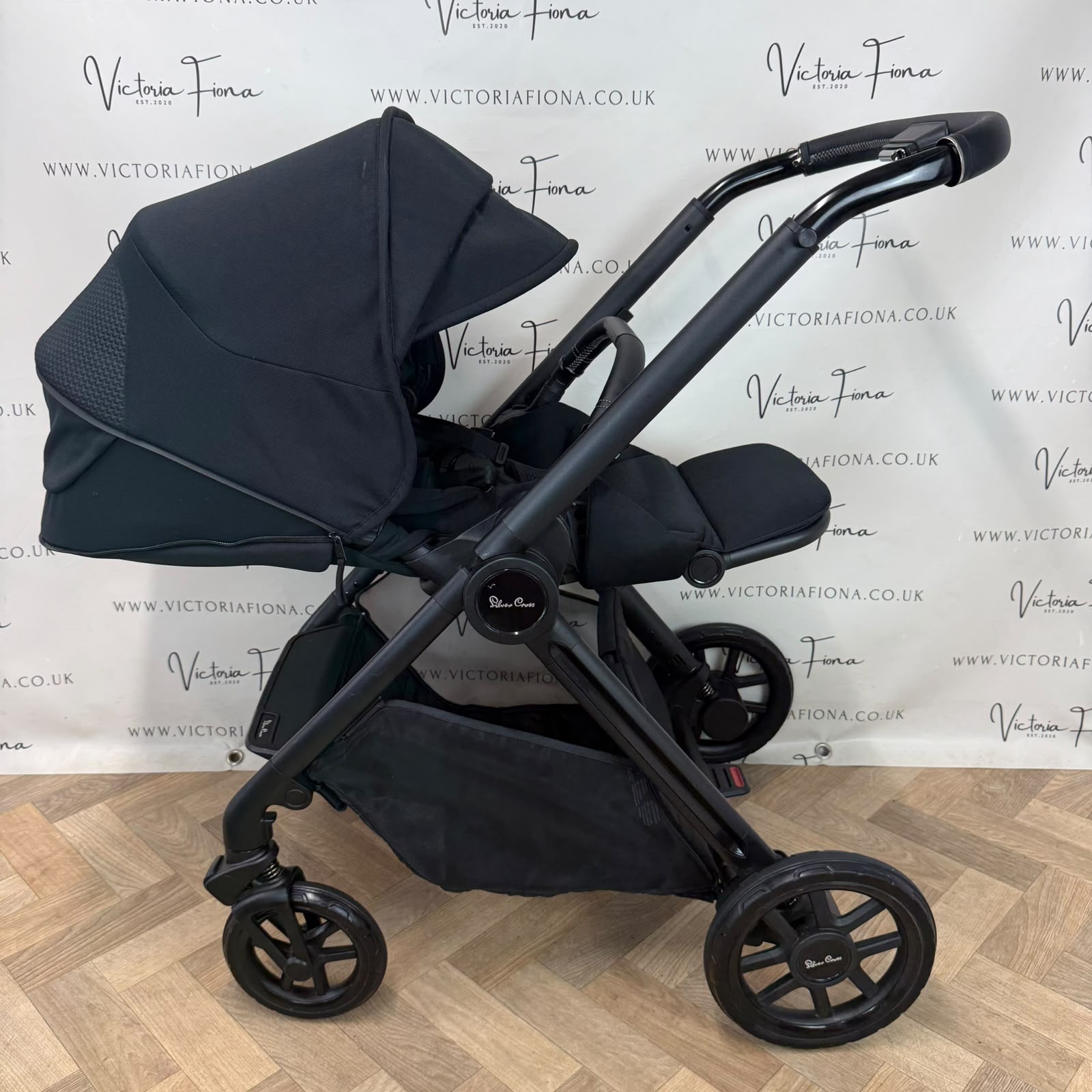 PRELOVED Silver Cross Reef 2 Carrycot & Pushchair - Space Black - Image 7