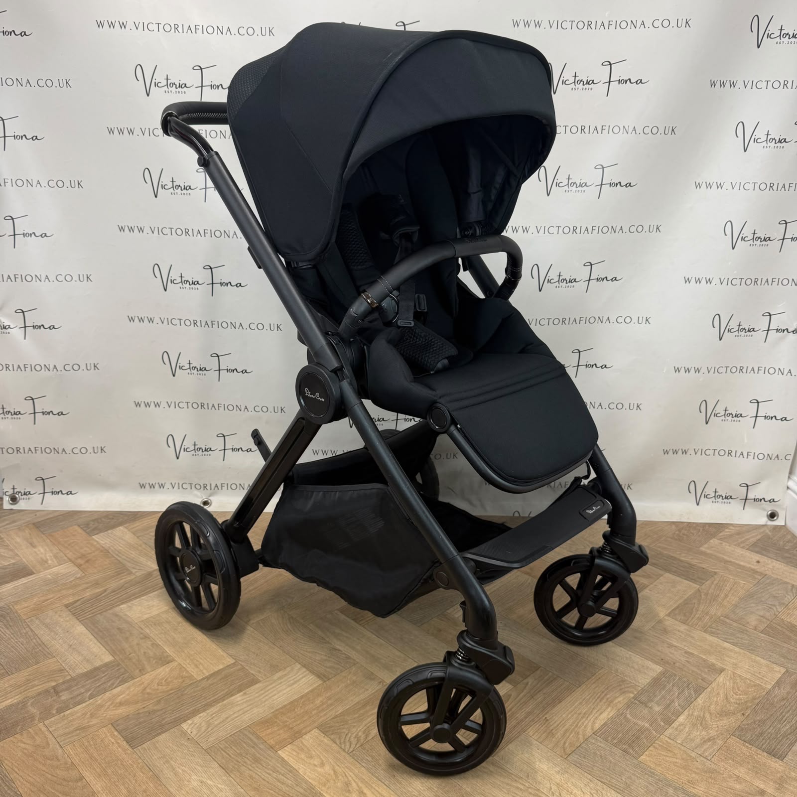 PRELOVED Silver Cross Reef 2 Carrycot & Pushchair - Space Black - Image 9