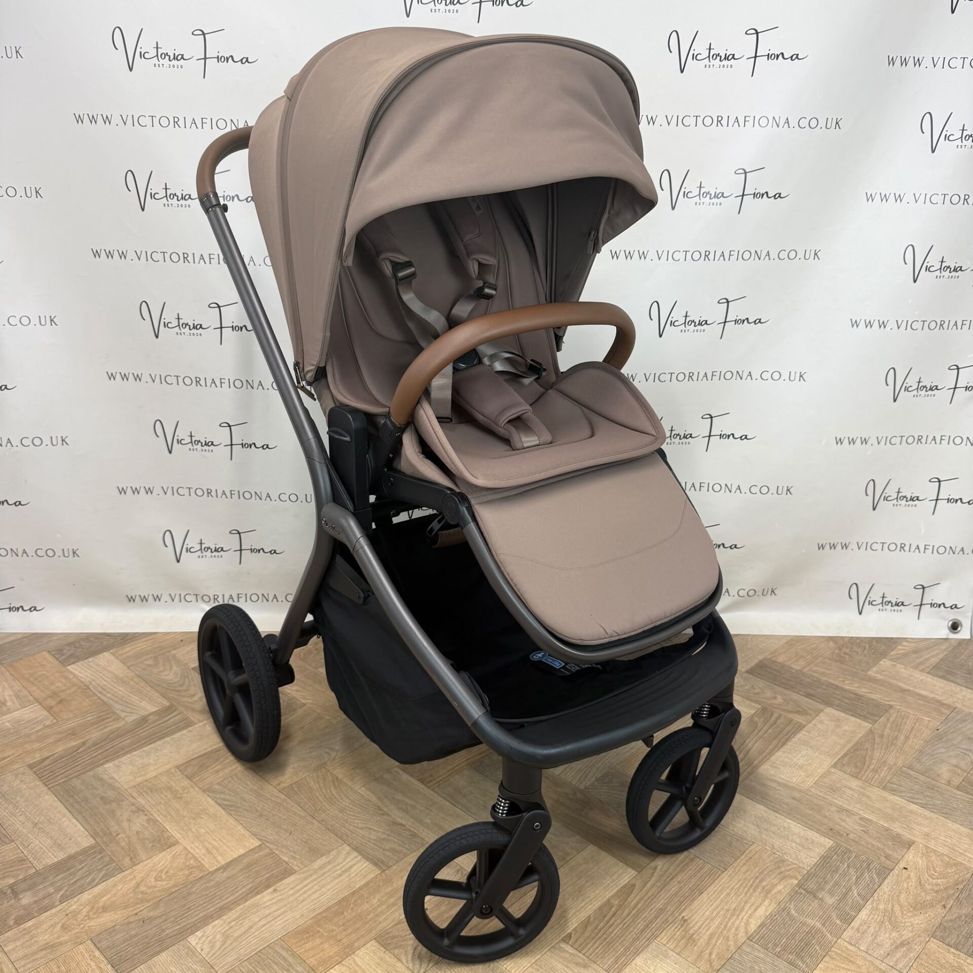 EX DISPLAY Silver Cross Breez Carrycot & Pushchair - Maple π - Image 9