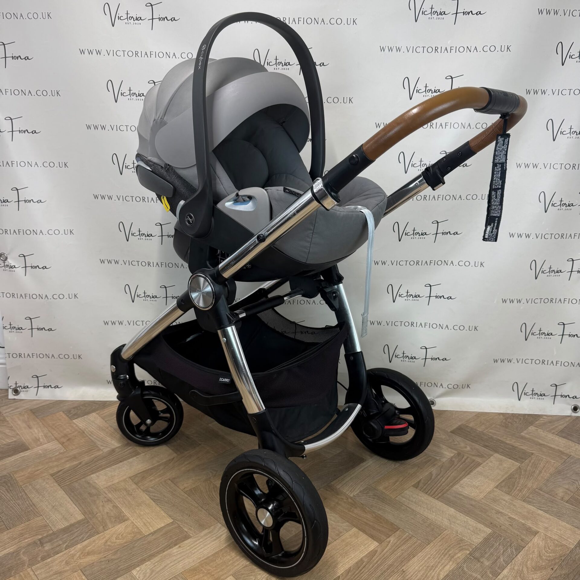 PRELOVED Mamas & Papas Ocarro Pushchair & Carrycot with Cybex 360 Spin Car Seat & Isofix - Shadow Grey 🩶 - Image 9